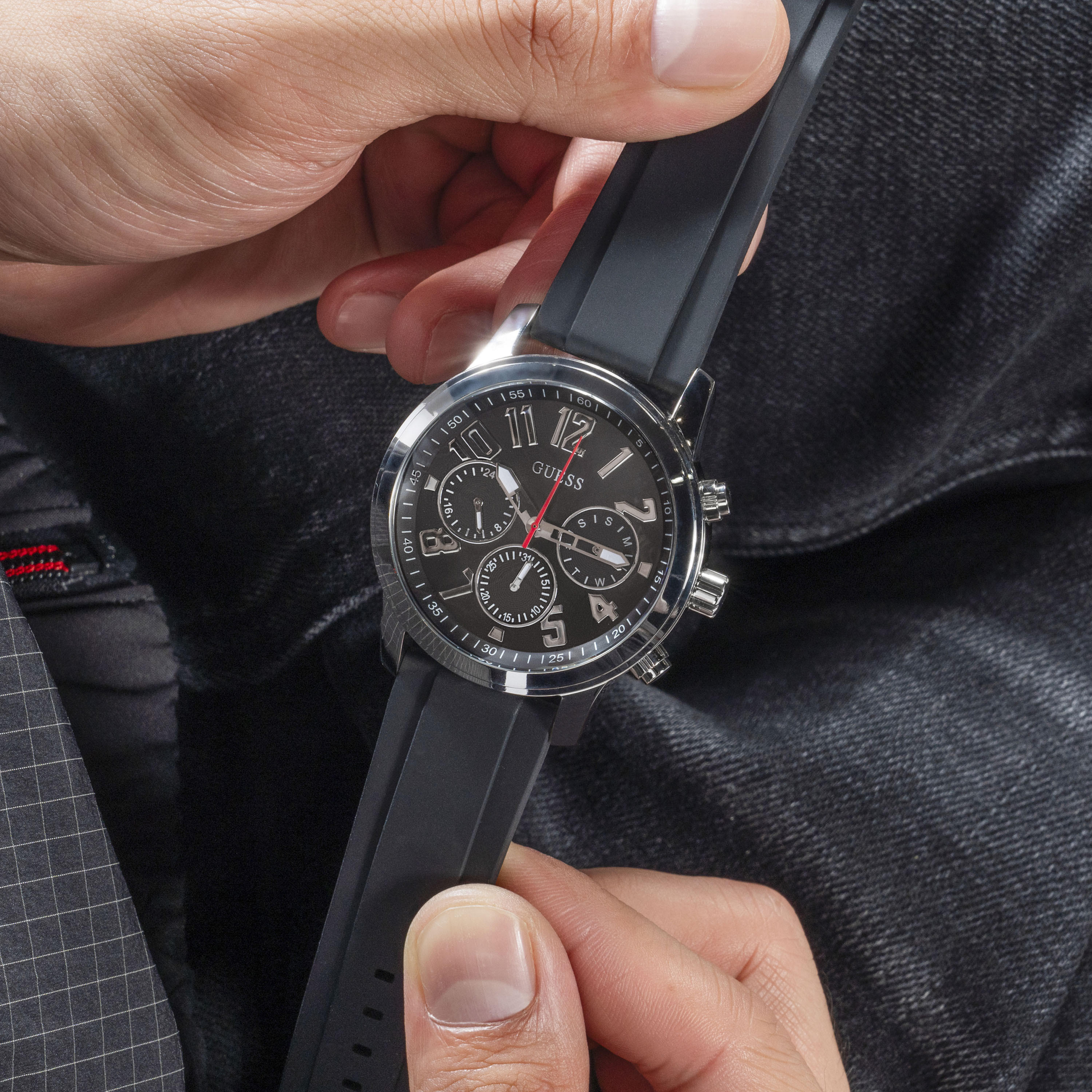 غيس- ساعة رجالية كرونوغراف سوداء 44 مم سوار سيليكون | GW0708G1-men-watchesandjewellery-watches-image-8