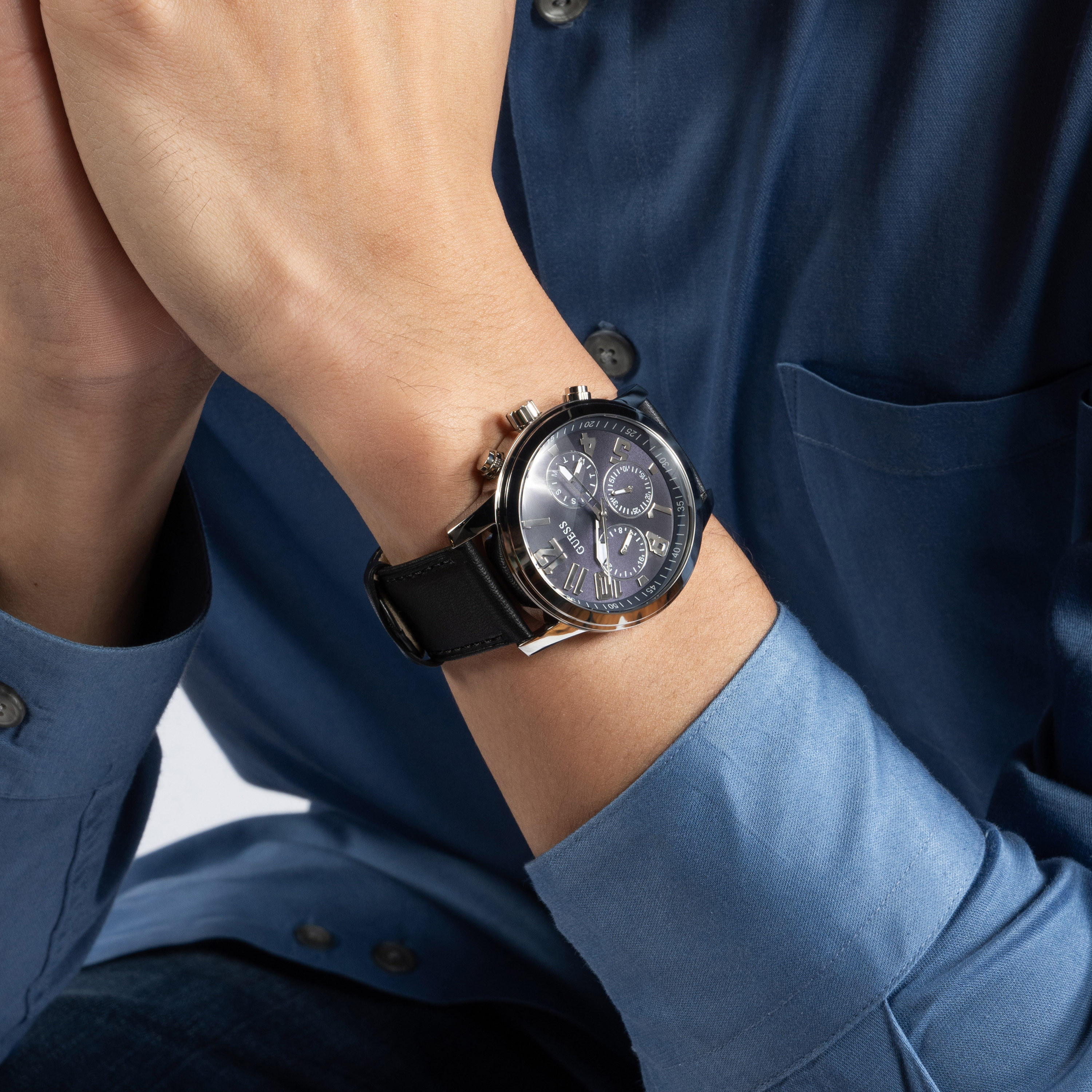 غيس- ساعة رجالية كرونوغراف سوداء 44 مم سوار جلدي | GW0709G1-men-watchesandjewellery-watches-image-6