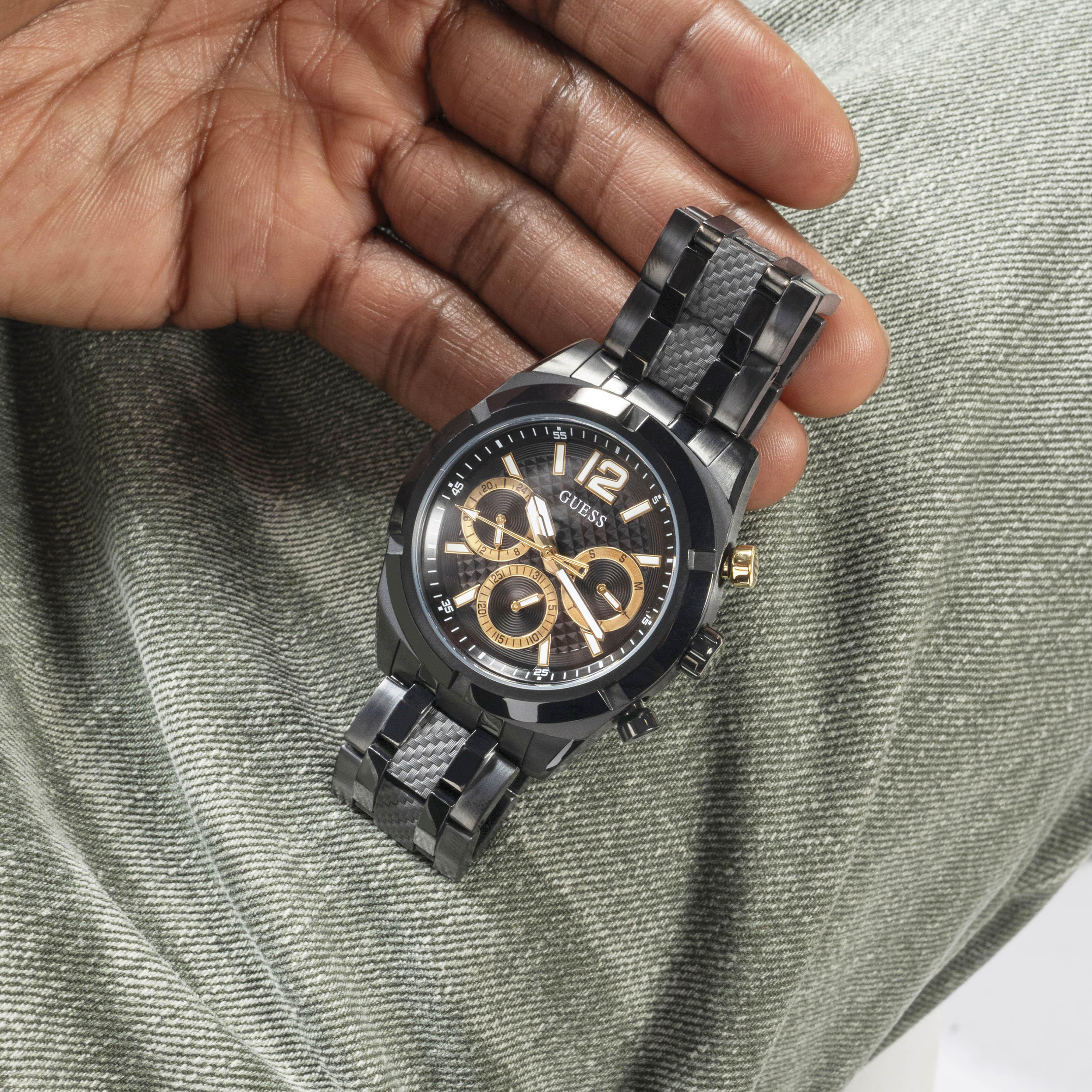 غيس- ساعة رجالية كرونوغراف سوداء 44 مم سوار معدني | GW0714G4-men-watchesandjewellery-watches-image-8