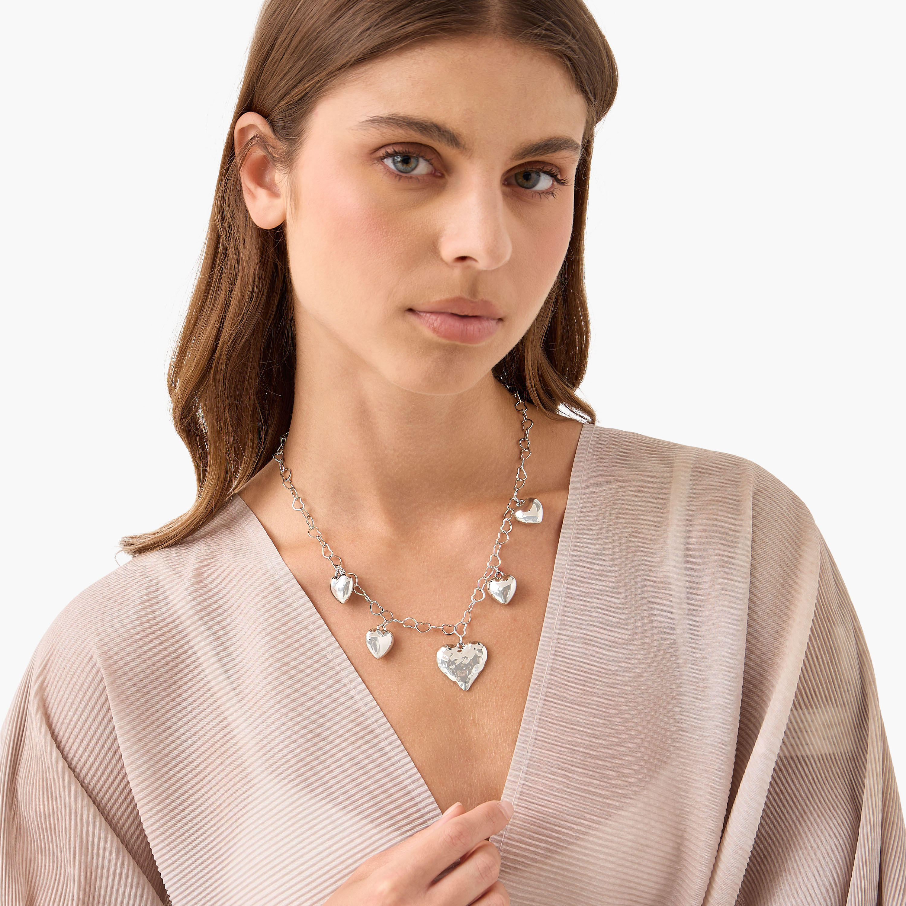 عقد مزين بقلب ومشبك إغلاق-women-watchesandjewellery-jewellery-necklacesandpendants-image-2