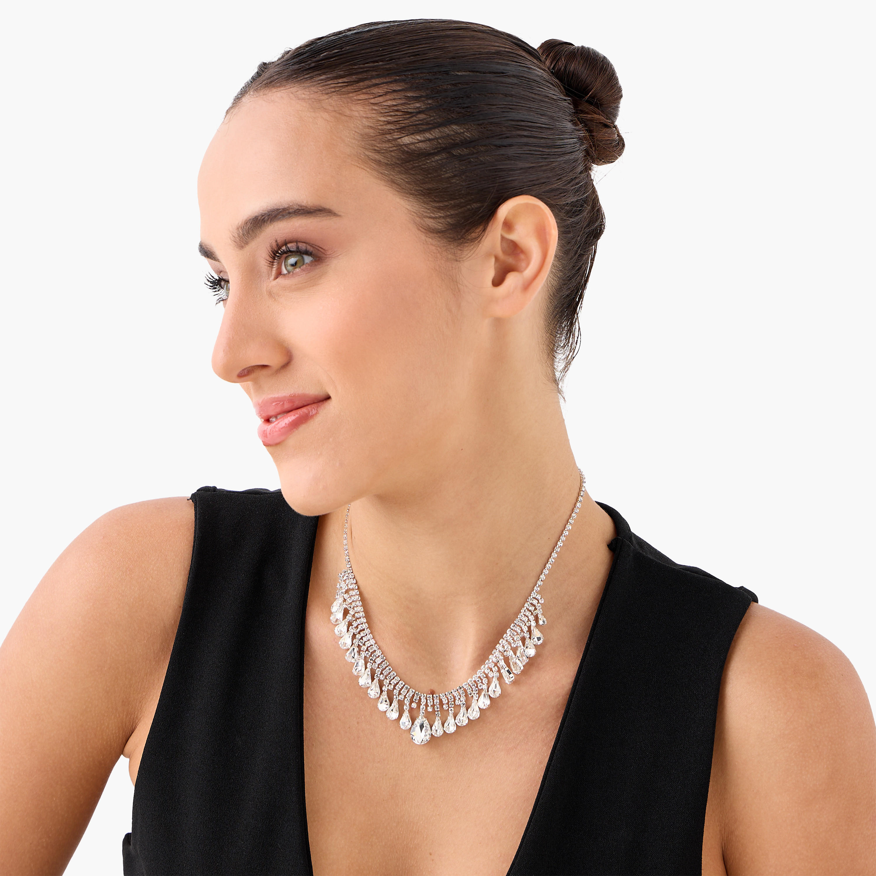 عقد مزين بالألماس بمشبك إغلاق-women-watchesandjewellery-jewellery-necklacesandpendants-image-2