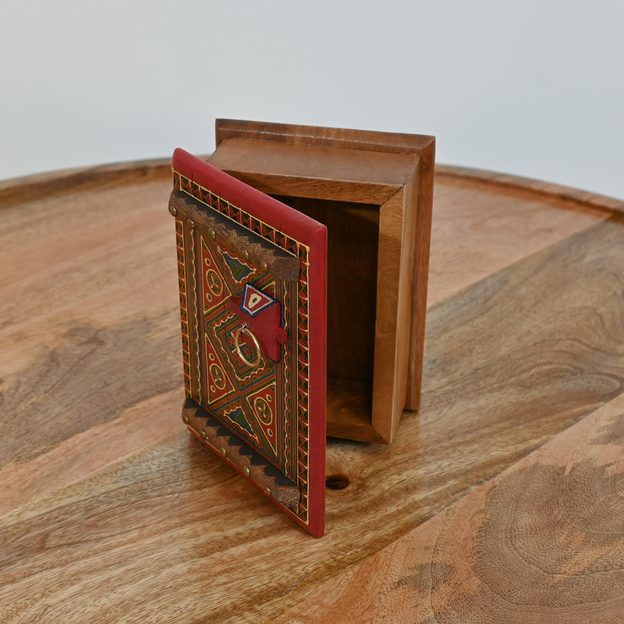 صندوق ديكور خشب مرسوم يدويًا من هوم كارفينج - 18x13x7 سم-household-decor-boxesandtrays-image-3
