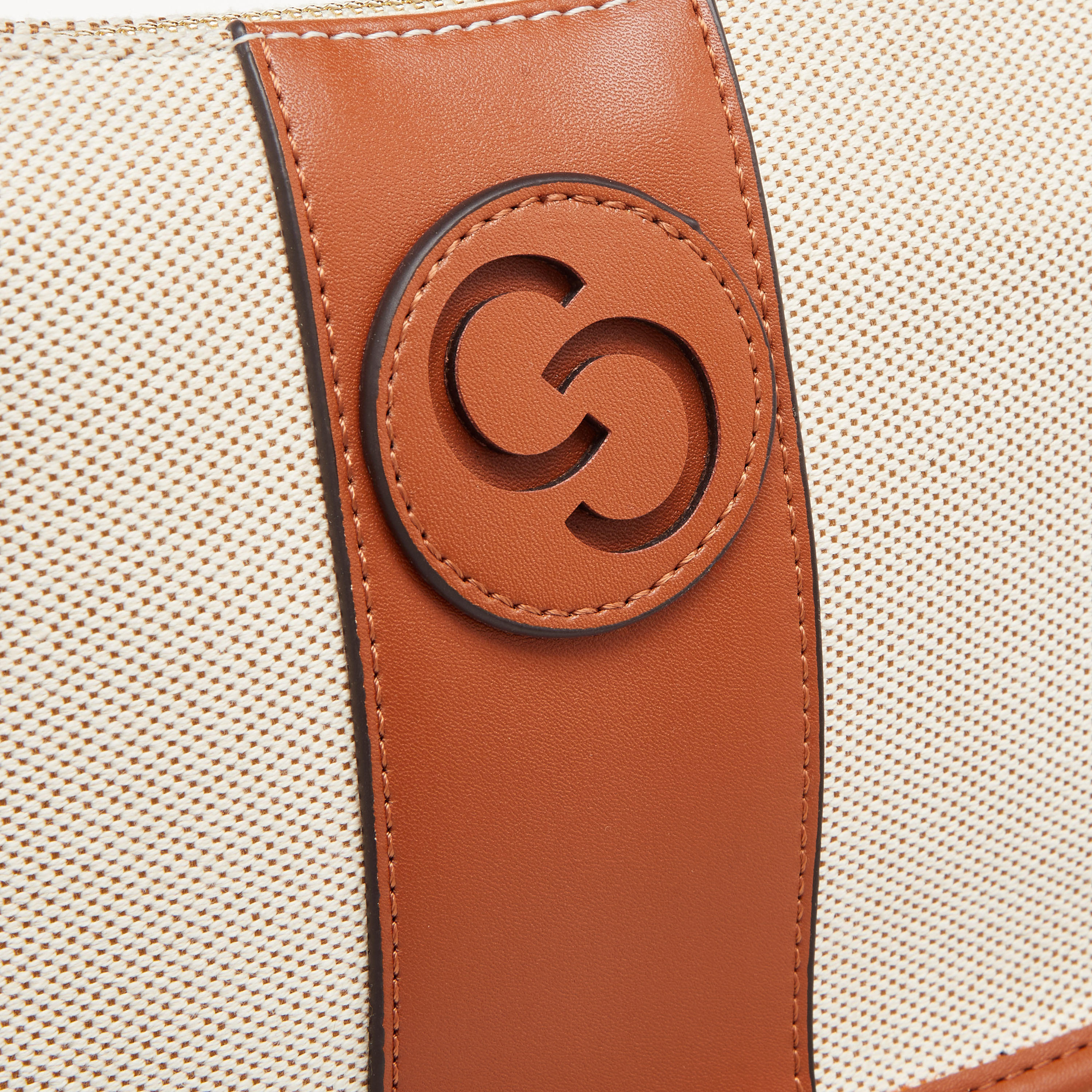 شنطة كروس بودي بارزة الملمس بسحاب إغلاق وحزام قابل للفصل من سيليست-women-bagsandwallets-handbags-image-4