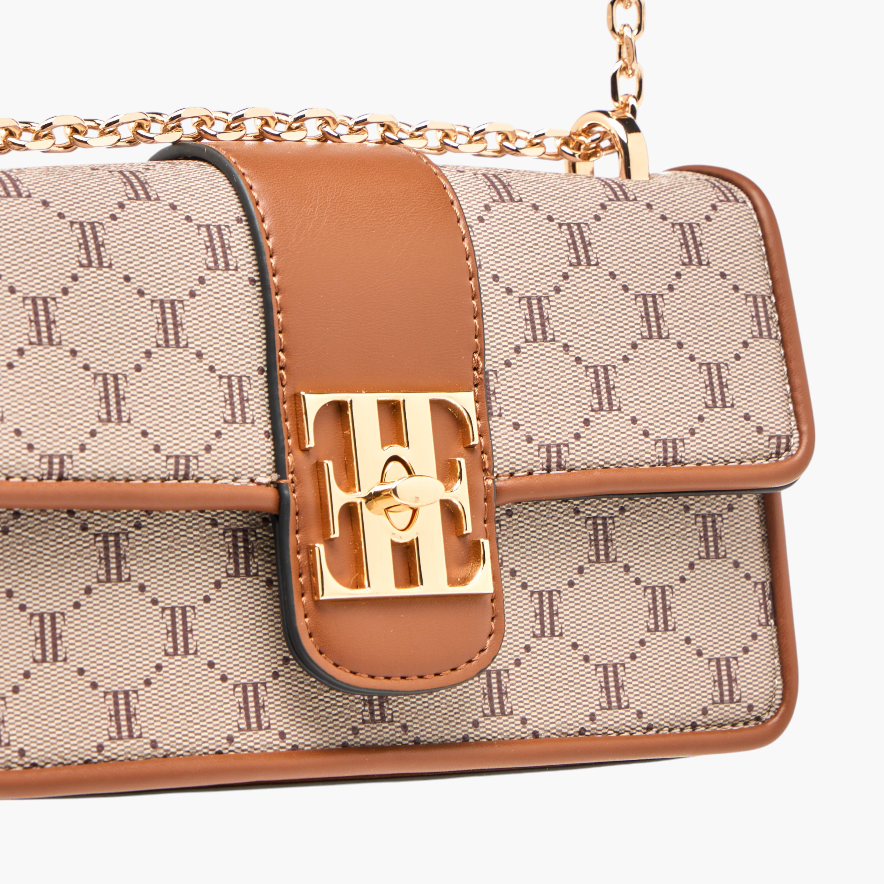 شنطة كروس بودي بطبعات مونوجرام مع حزام سلسلة وطية إغلاق من إيل-women-bagsandwallets-handbags-image-4