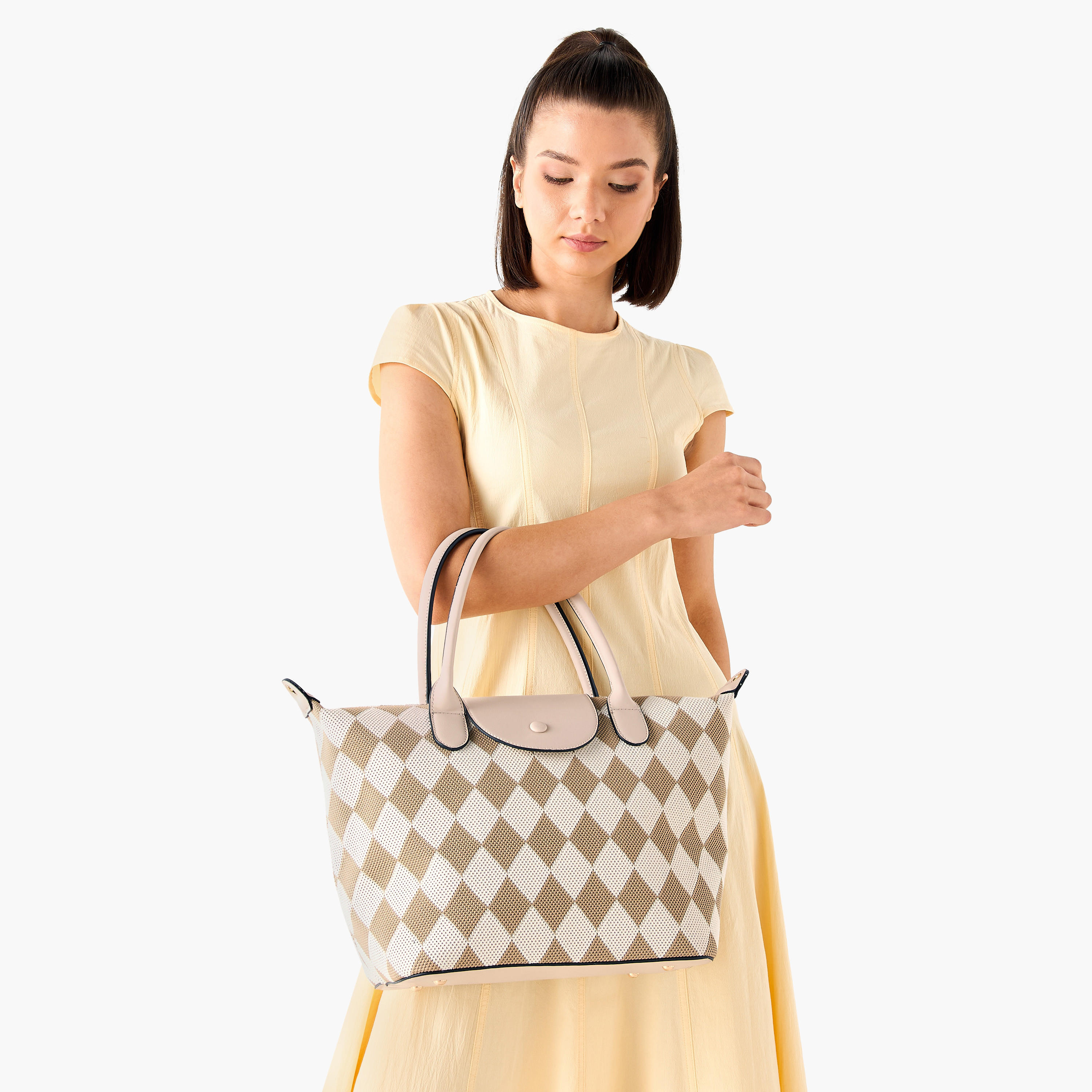 شنطة توتي مربعات بمقابض مزدوجة وطية إغلاق من بيسي لندن-women-bagsandwallets-handbags-image-8