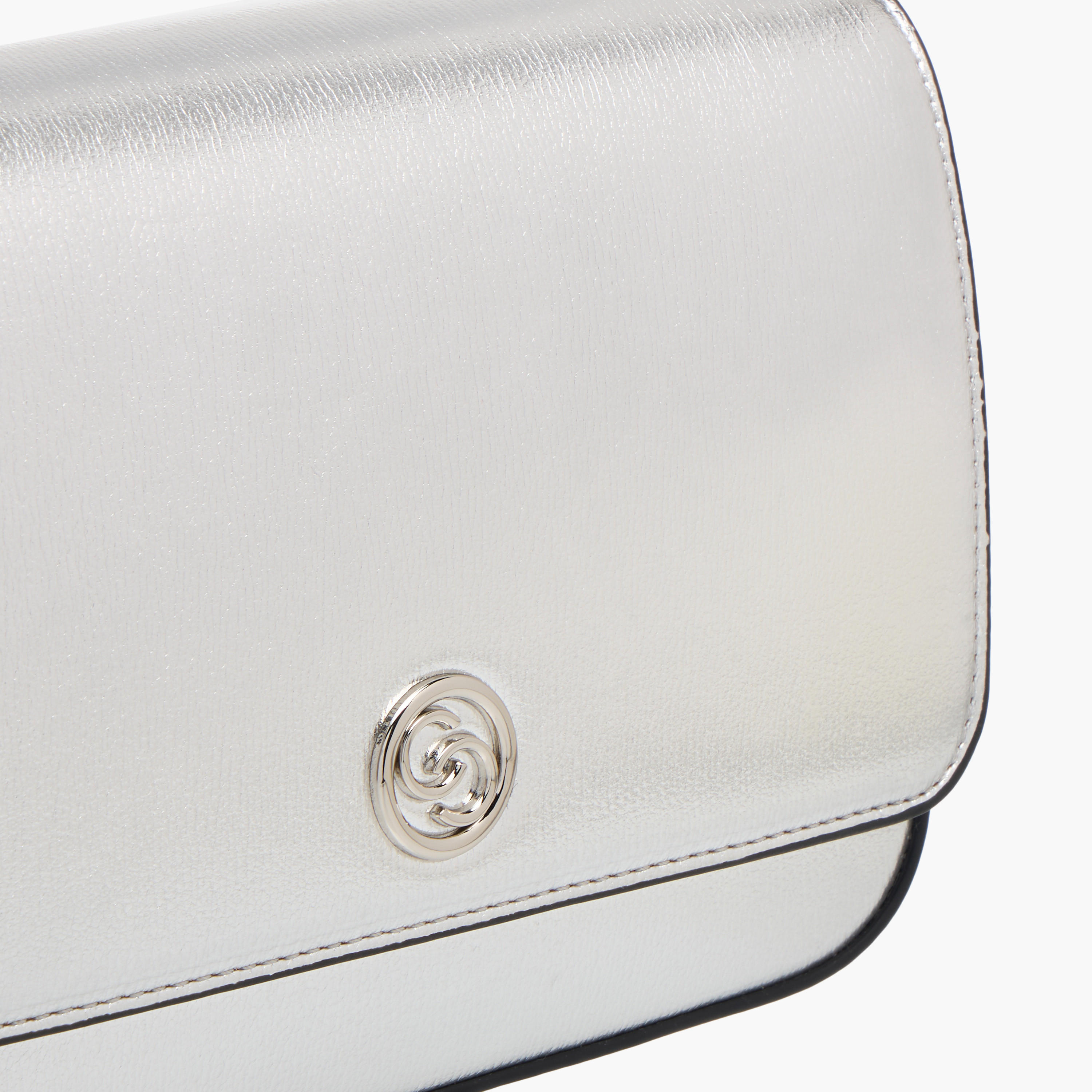 شنطة كروس بودي ميتاليك بطية إغلاق وحزام قابل للتعديل من سيليست-women-bagsandwallets-handbags-image-5