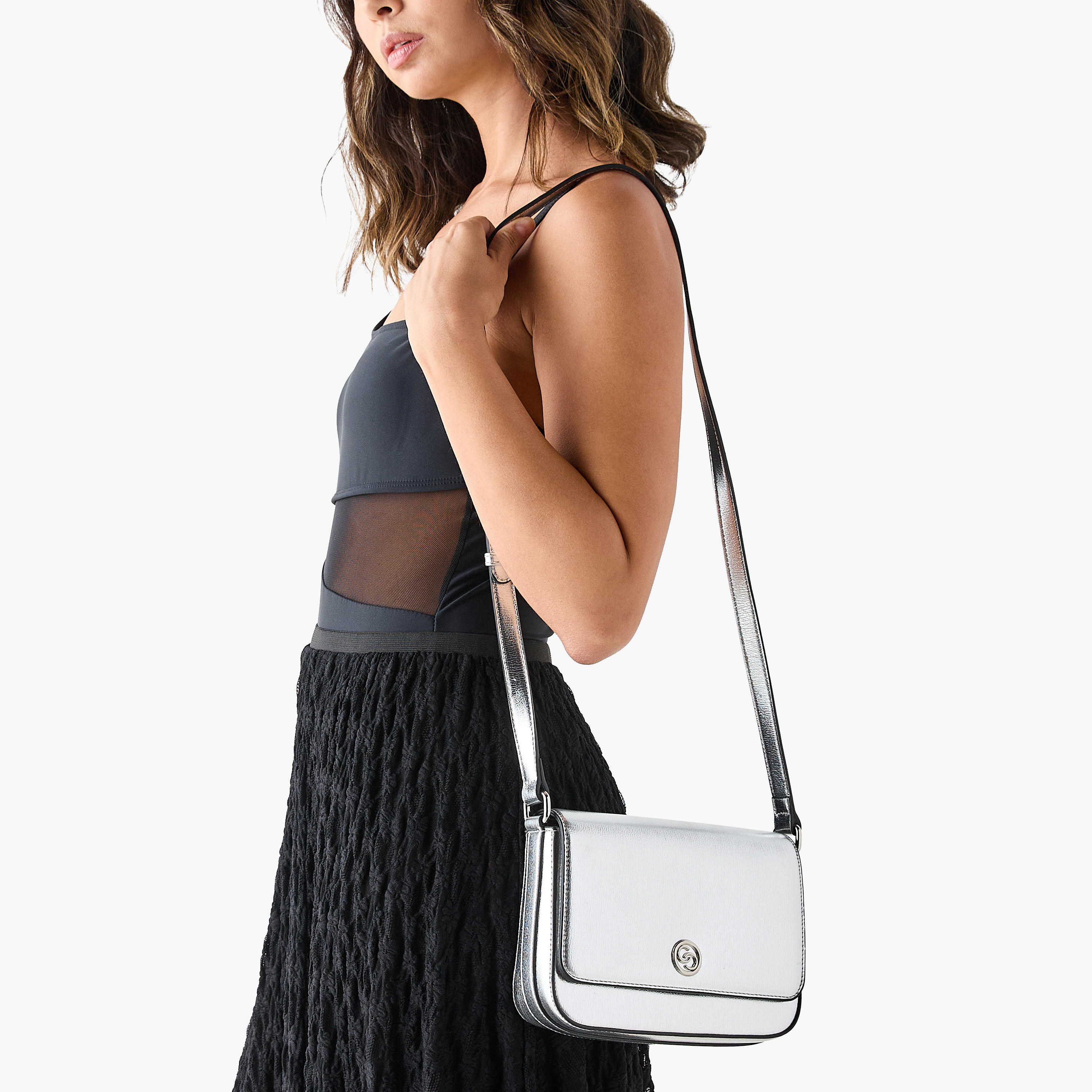 شنطة كروس بودي ميتاليك بطية إغلاق وحزام قابل للتعديل من سيليست-women-bagsandwallets-handbags-image-2