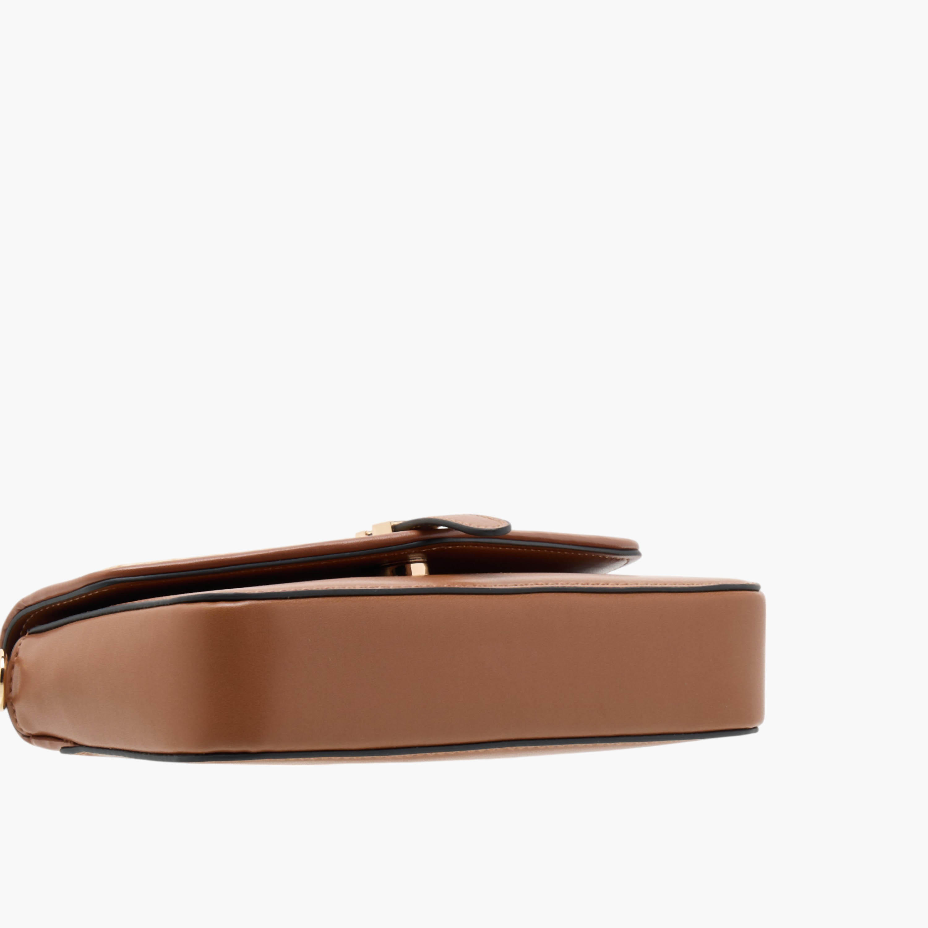 شنطة كروس بودي بارزة الملمس بحزام سلسلة وزر إغلاق من إيل-women-bagsandwallets-handbags-image-7