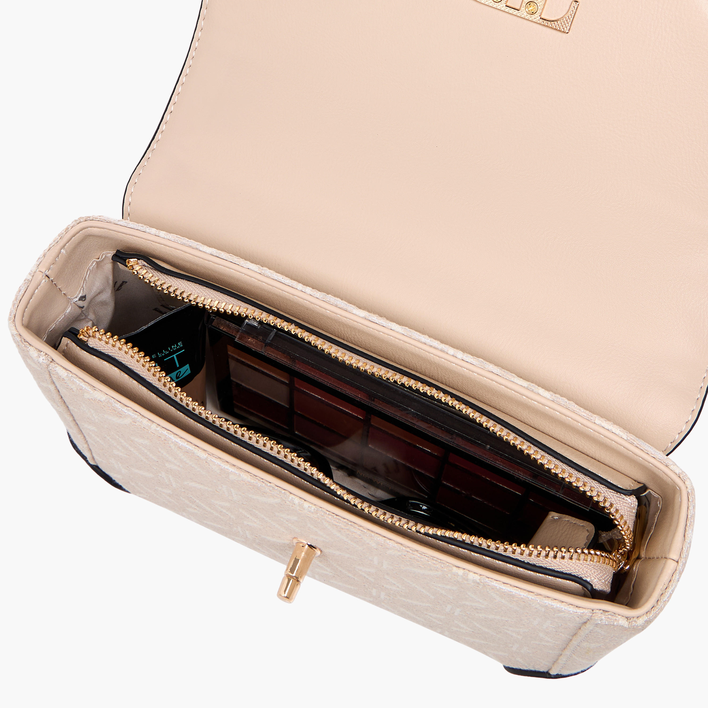 شنطة كروس بودي بشعار بارز الملمس وقفل إغلاق تويست من إيل-women-bagsandwallets-handbags-image-8