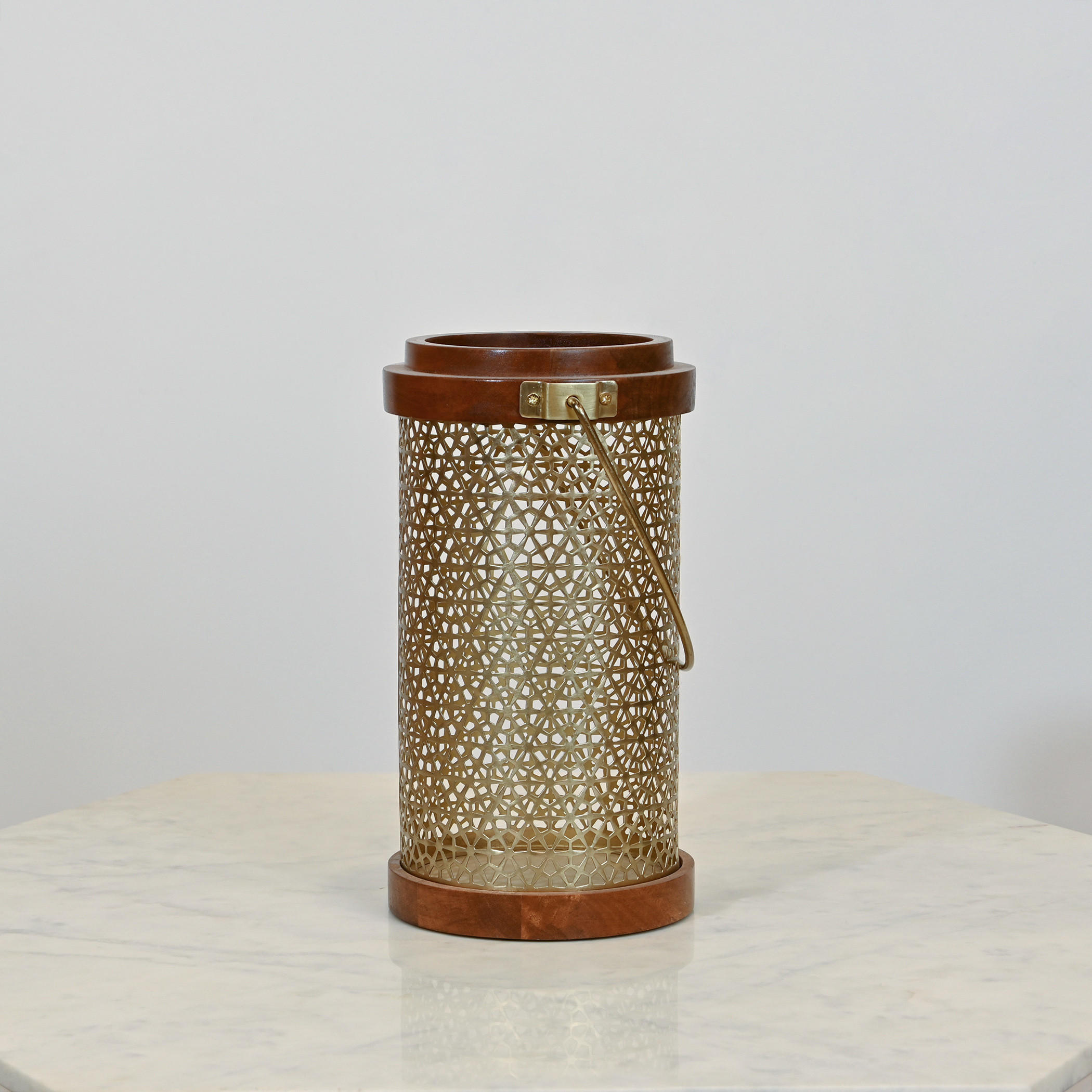 فانوس أسطواني بتفاصيل مفرغة من هوم كارفينج - 33 سم-household-decor-candleholdersandlanterns-image-2