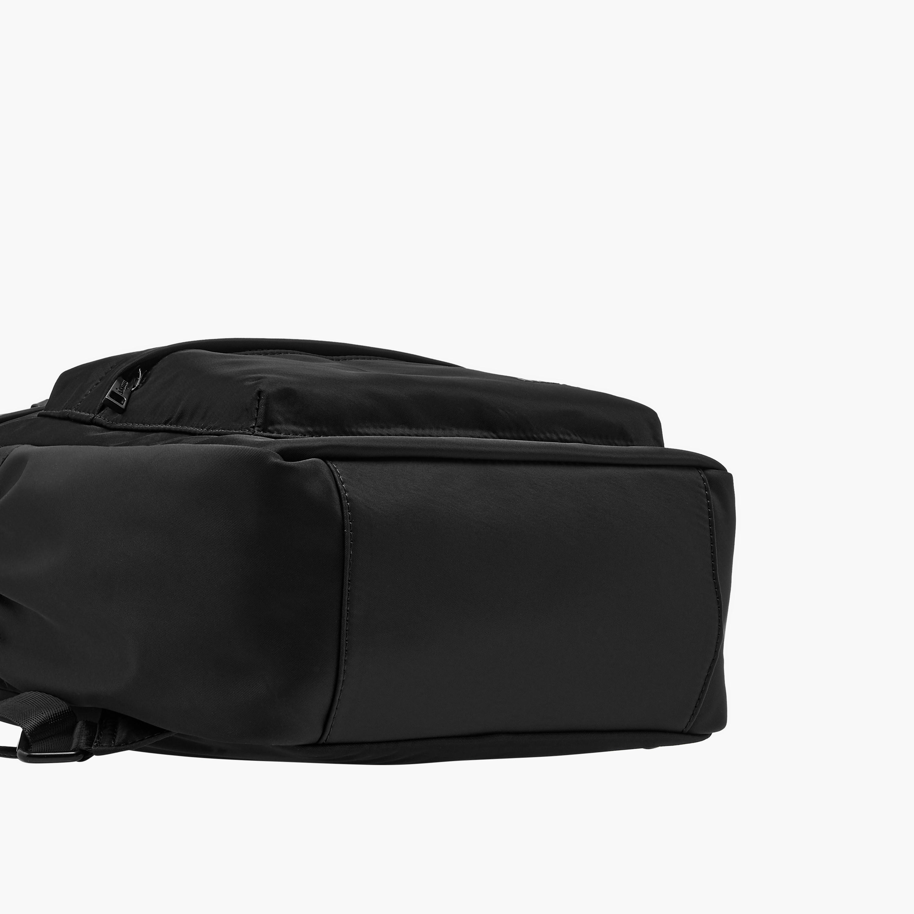 شنطة ظهر سادة مع حمالات قابلة للتعديل وسحاب إغلاق من ميسي-women-bagsandwallets-backpacks-image-2