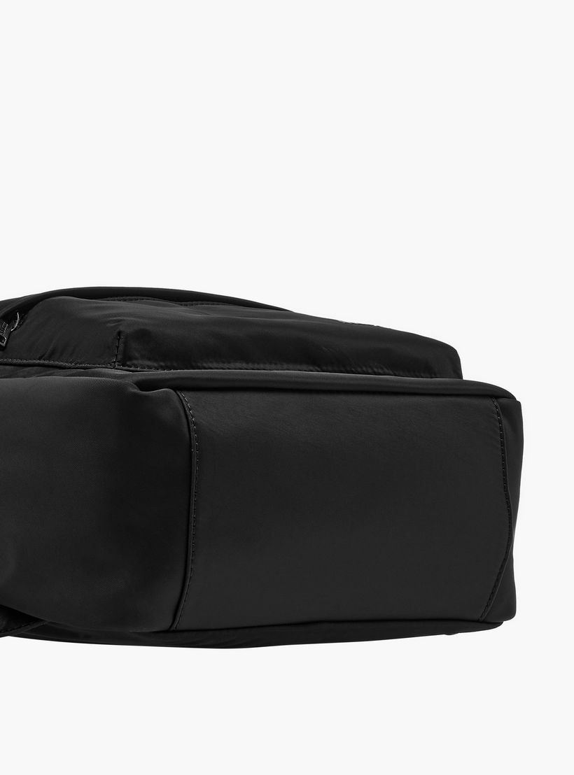 شنطة ظهر سادة مع حمالات قابلة للتعديل وسحاب إغلاق من ميسي-women-bagsandwallets-backpacks-image-2