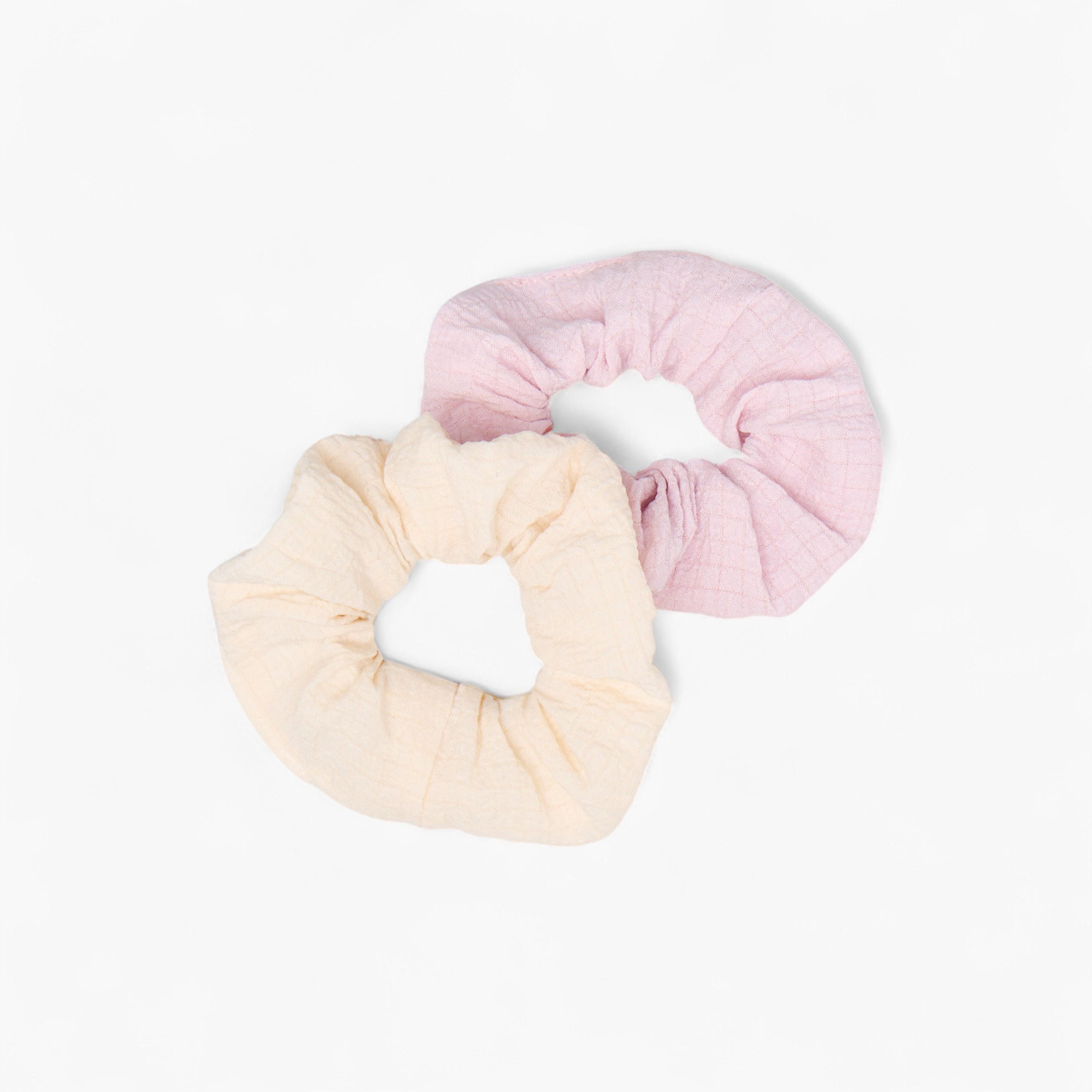 ربطات شعر سكرانشي بارزة الملمس - طقم من قطعتين-women-hairaccessories-scrunchies-image-2