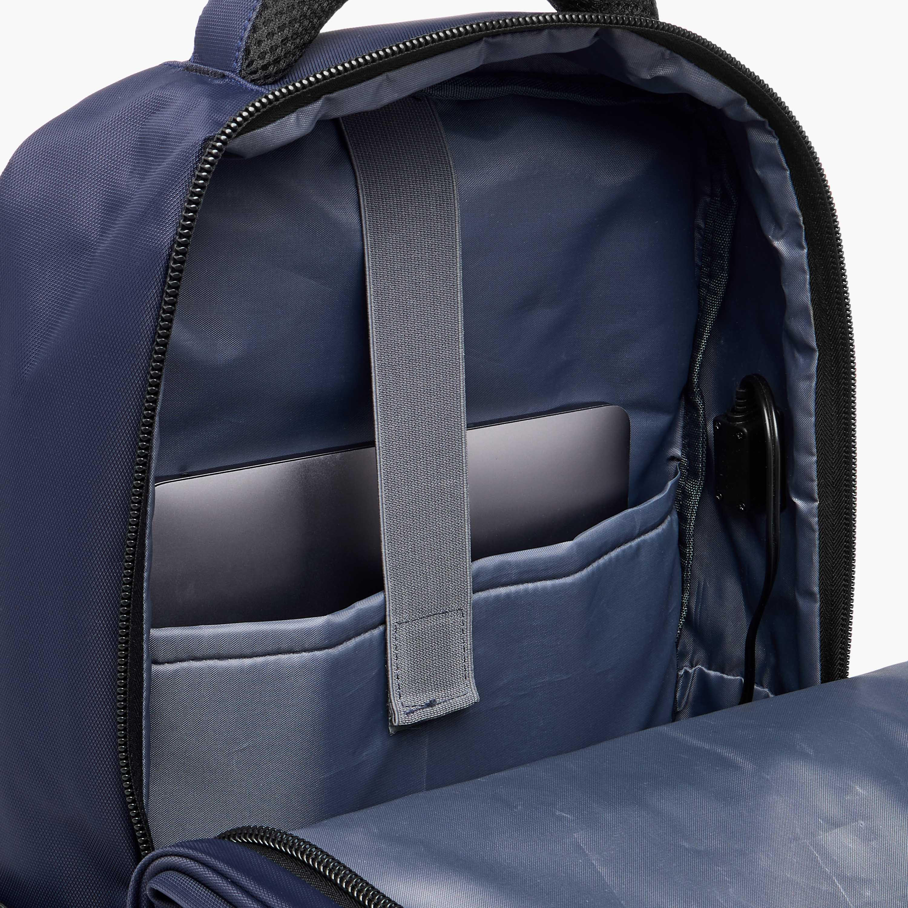 شنطة ظهر سادة 18 بوصة بحمّالات قابلة للتعديل وسحّاب إغلاق - 46x32x18 سم-school-bagsandbackpacks-backpacks-image-12