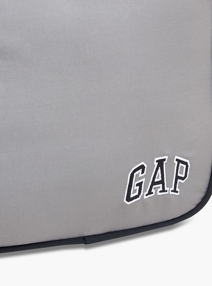 GAP Solid Lunch Bag with Adjustable Strap and Zip Closure-school-lunchessentials-lunchbags-image-5