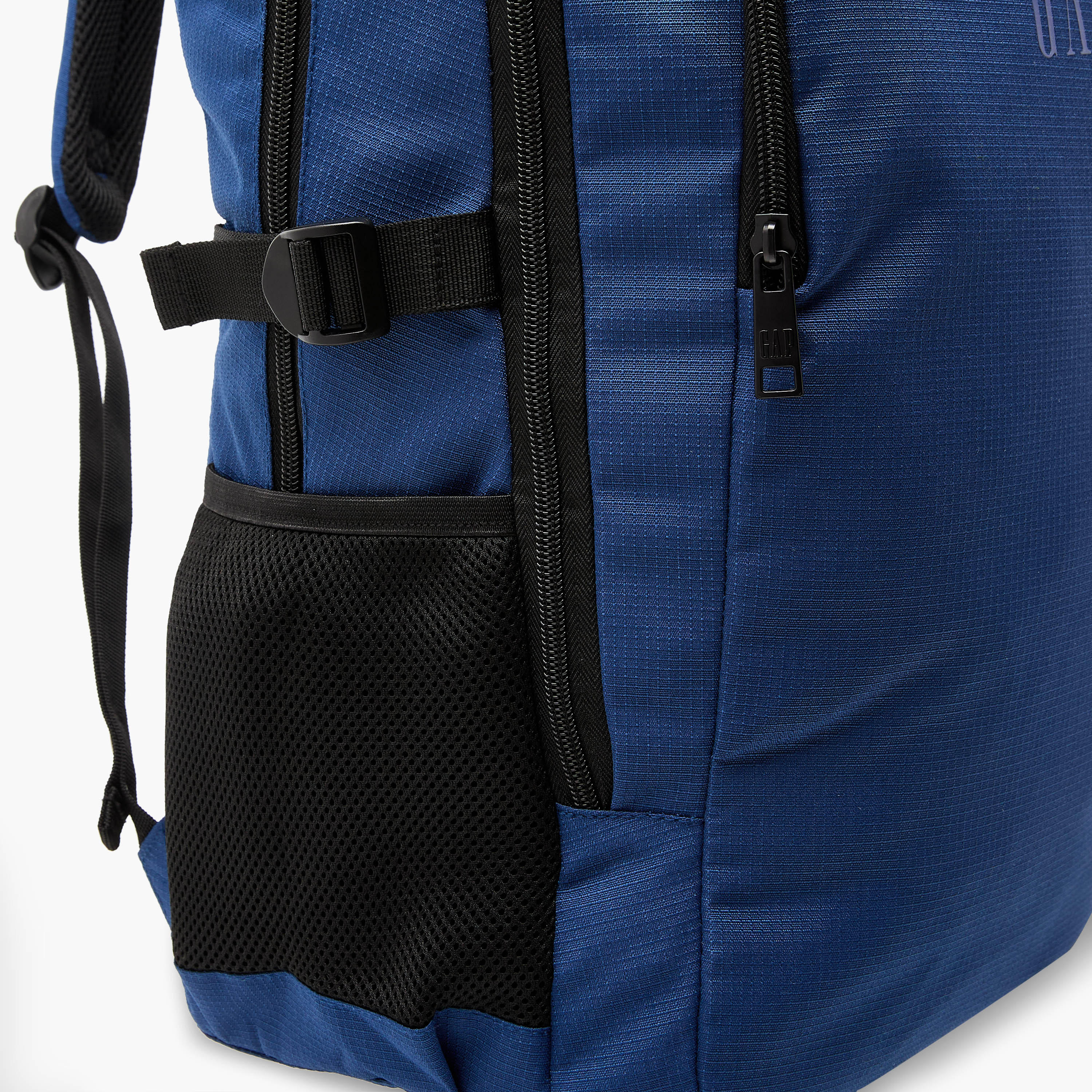 GAP 18-inch Solid Backpack with Adjustable Straps and Zip Closure - 45x30x19 cms-school-bagsandbackpacks-backpacks-image-10