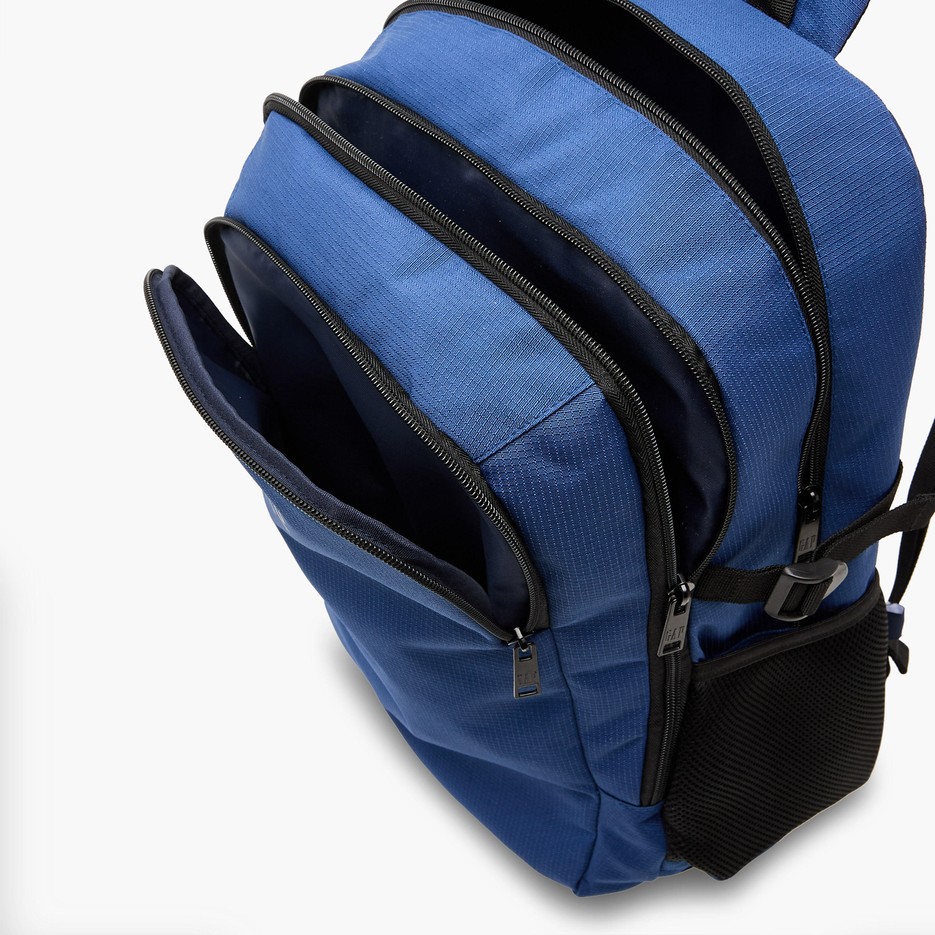 GAP 18-inch Solid Backpack with Adjustable Straps and Zip Closure - 45x30x19 cms-school-bagsandbackpacks-backpacks-image-11