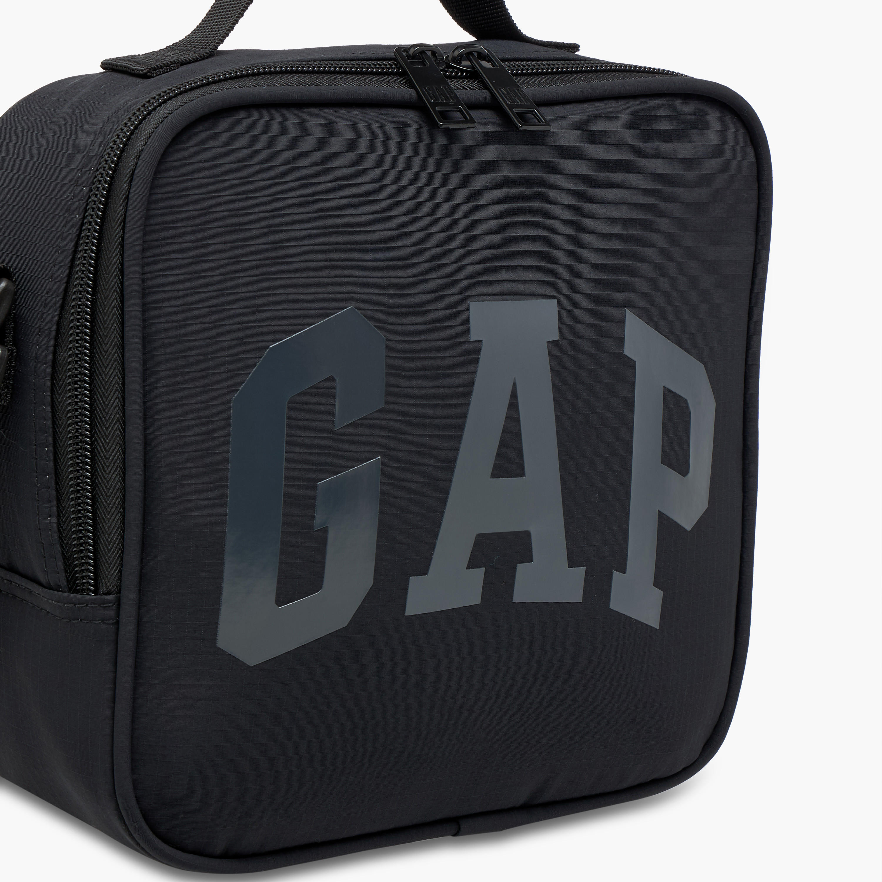 GAP Logo Print Lunch Bag with Adjustable Strap and Zip Closure-school-lunchessentials-lunchbags-image-6