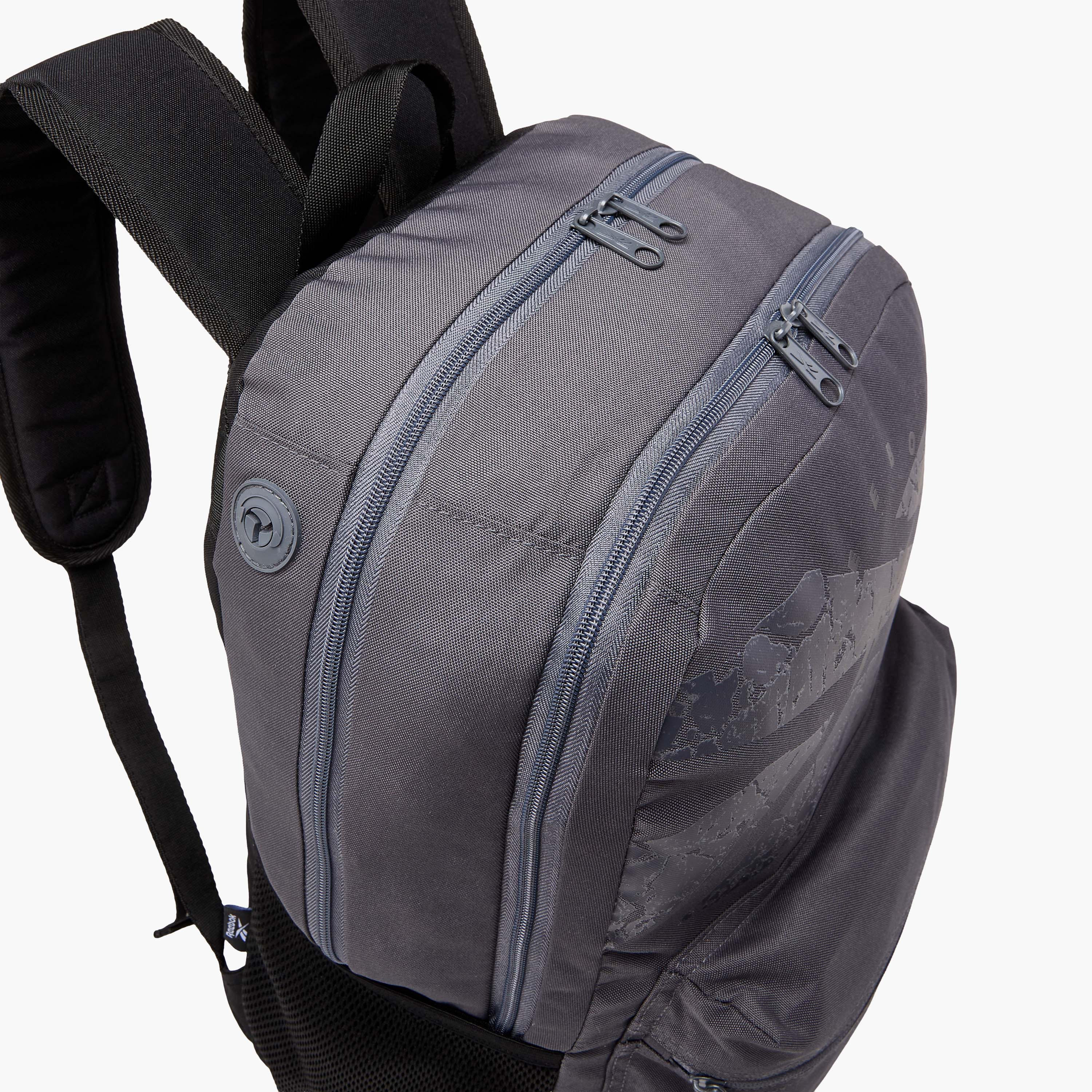 شنطة ظهر بحمالات قابلة للتعديل وسحاب إغلاق وطبعات شعار من ريبوك ستام - 20×23×14 سم-school-bagsandbackpacks-backpacks-image-10