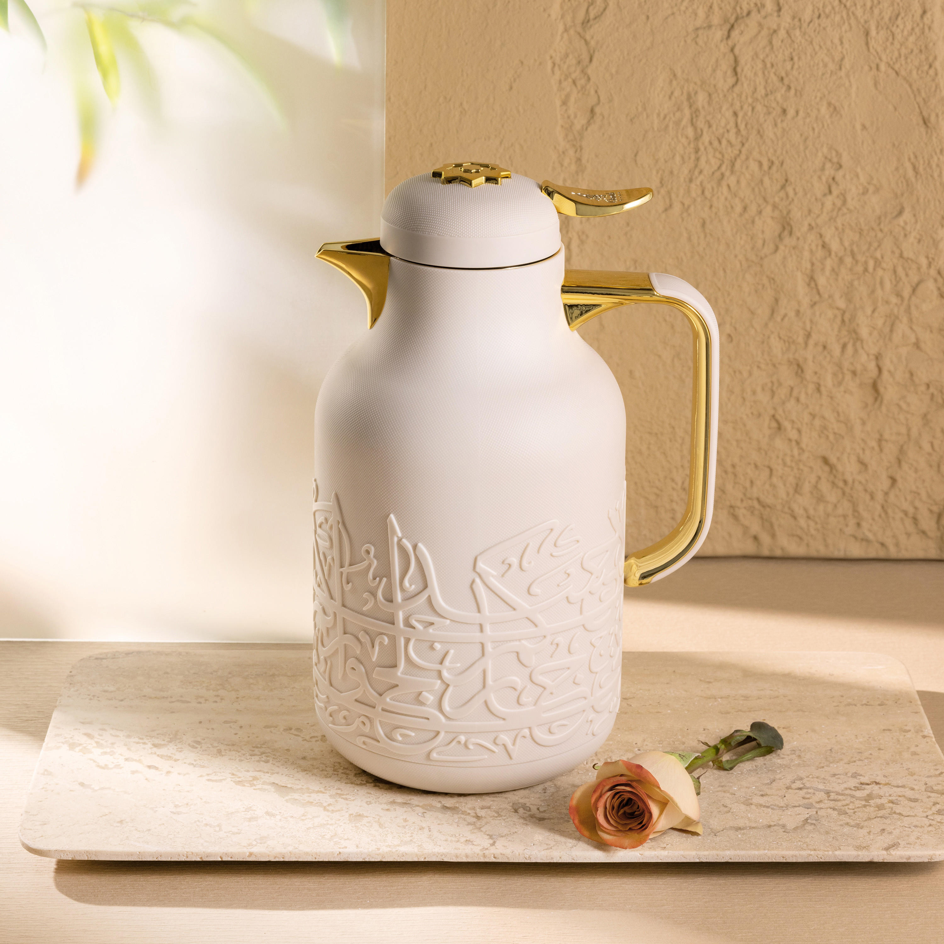 Otantik Jiwar Calligraphy Embossed Vacuum Flask - 1 L-household-dining-teaandcoffee-vacuumflaskscoffeeandteapots-image-5