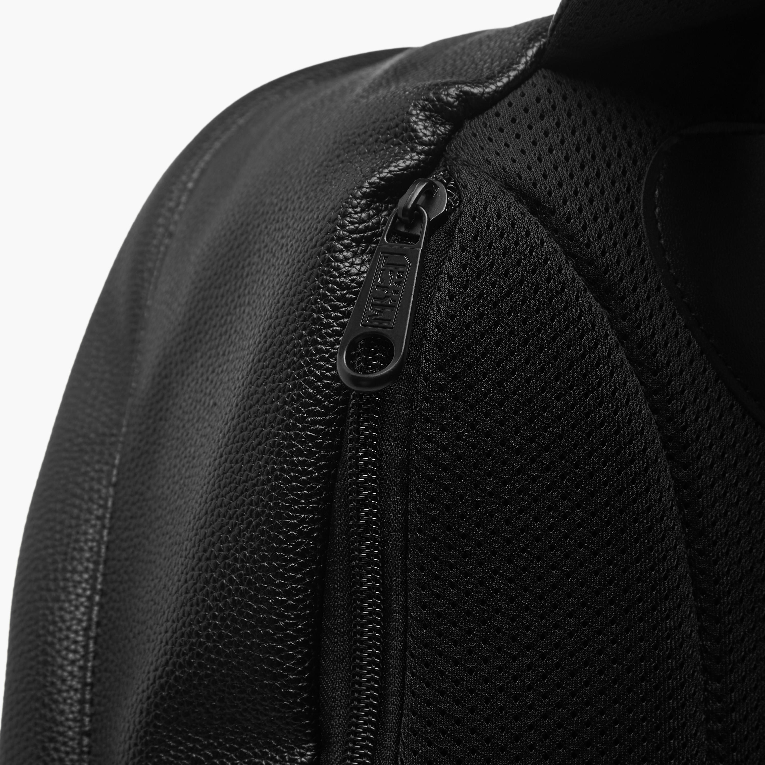 شنطة ظهر بارزة الملمس بحمّالات قابلة للتعديل وسحّاب إغلاق من ماست - 32x17x42 سم-school-bagsandbackpacks-backpacks-image-8