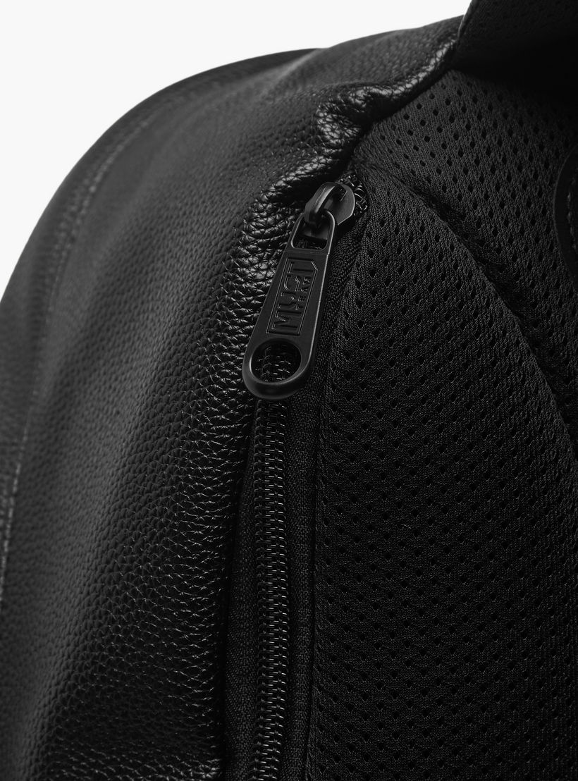 شنطة ظهر بارزة الملمس بحمّالات قابلة للتعديل وسحّاب إغلاق من ماست - 32x17x42 سم-school-bagsandbackpacks-backpacks-image-8
