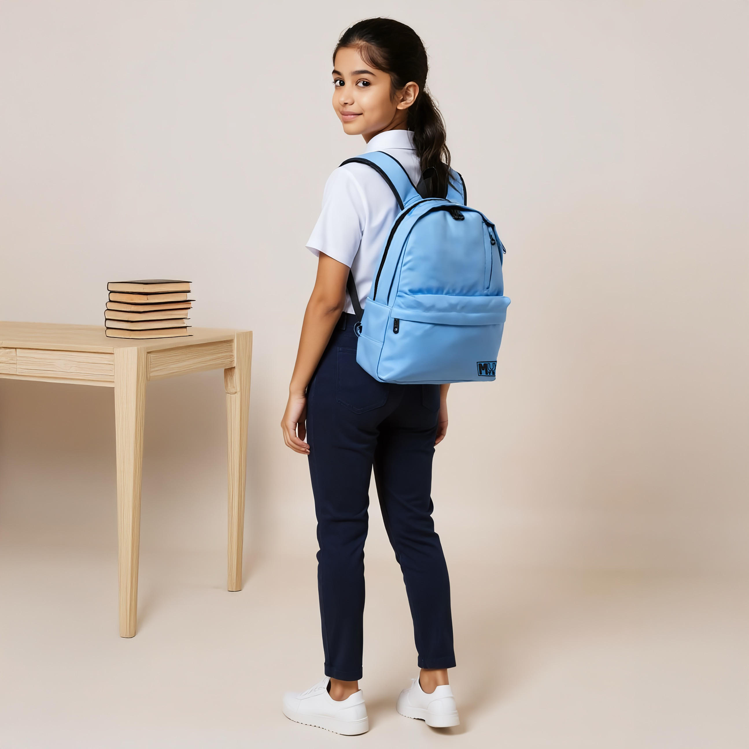 شنطة ظهر مزينة بشعار وسحّاب إغلاق وقسم للابتوب من ماست - 32×19×42 سم-school-bagsandbackpacks-backpacks-image-2