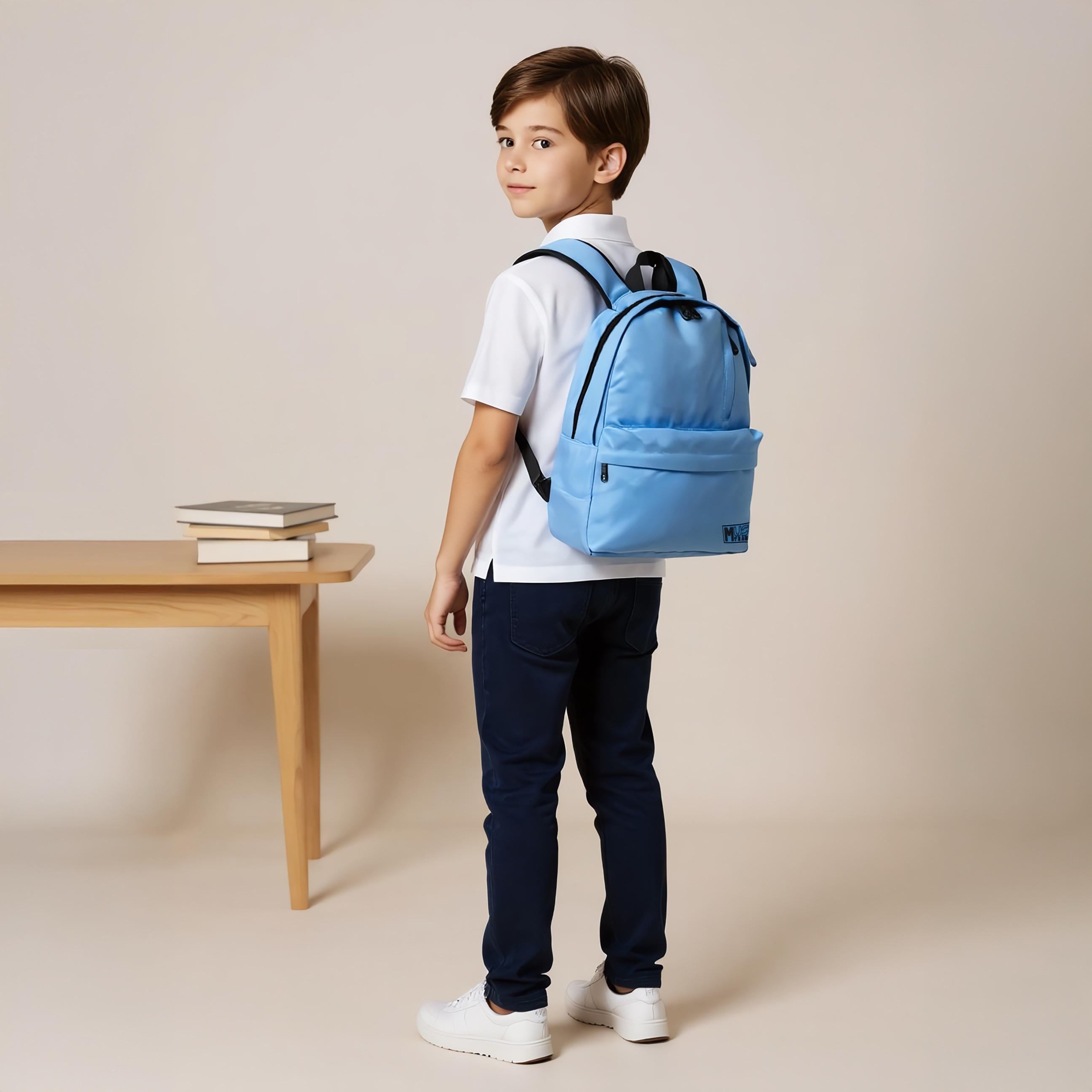 شنطة ظهر مزينة بشعار وسحّاب إغلاق وقسم للابتوب من ماست - 32×19×42 سم-school-bagsandbackpacks-backpacks-image-3
