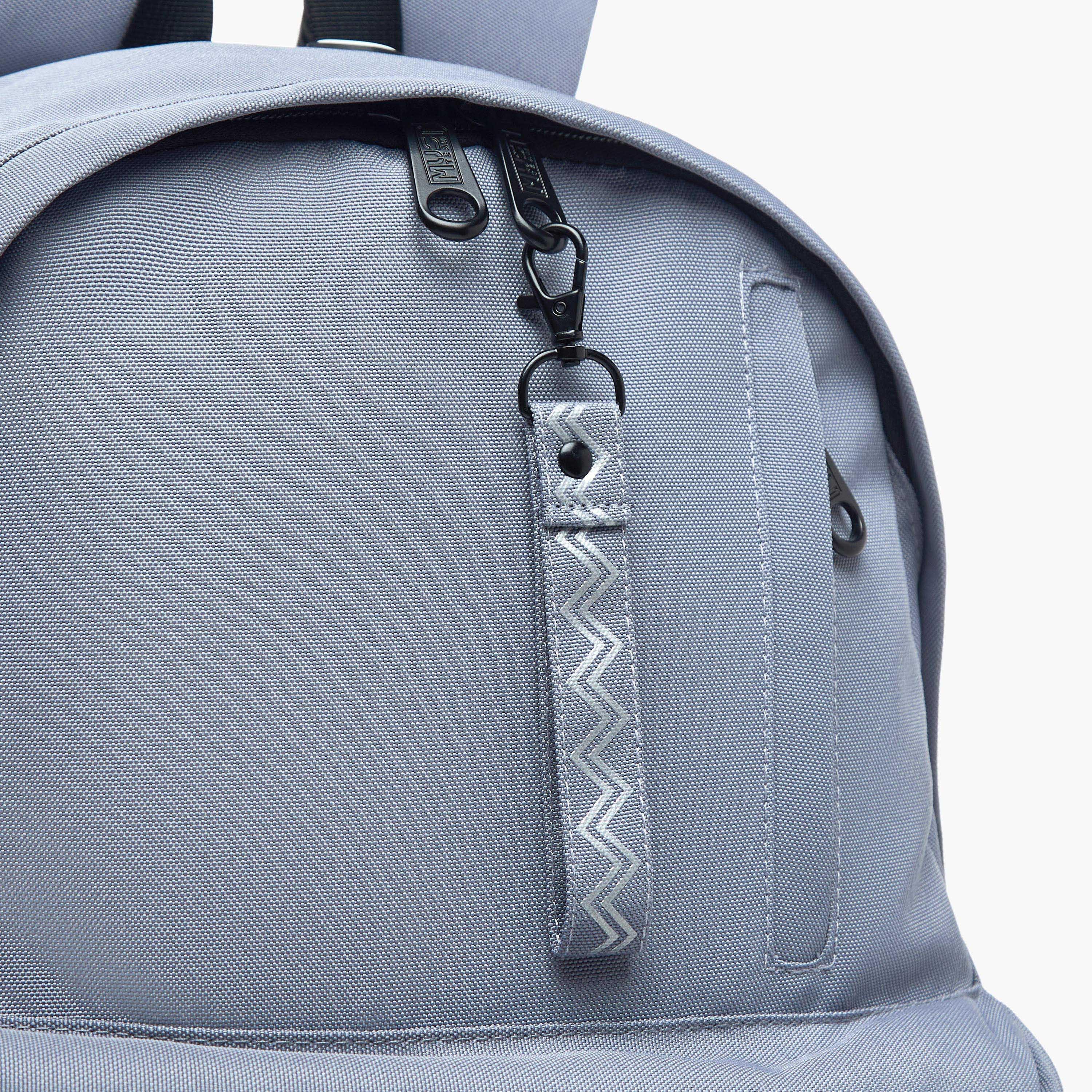 شنطة ظهر بتزيينات شعار مع حمالات قابلة للتعديل وسحاب إغلاق من ماست - 32x17x42 سم-school-bagsandbackpacks-backpacks-image-7