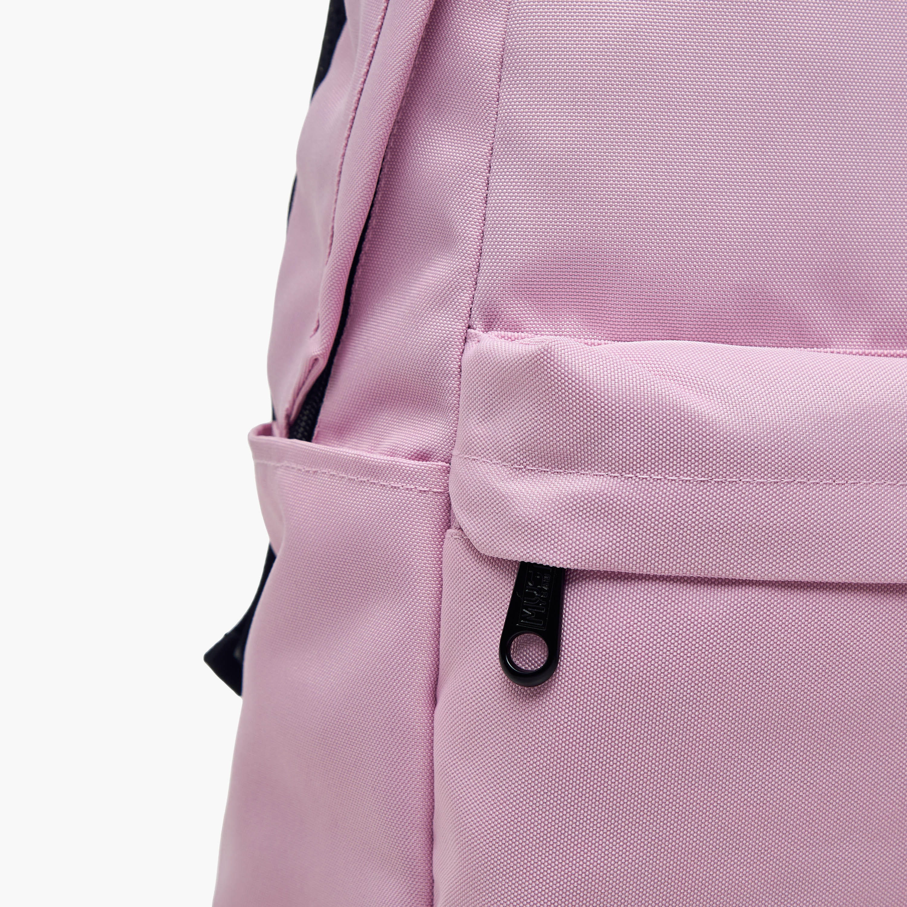 شنطة ظهر بزخارف شعار وحمّالات قابلة للتعديل وسحّاب إغلاق من ماست - 32x17x42 سم-school-bagsandbackpacks-backpacks-image-7