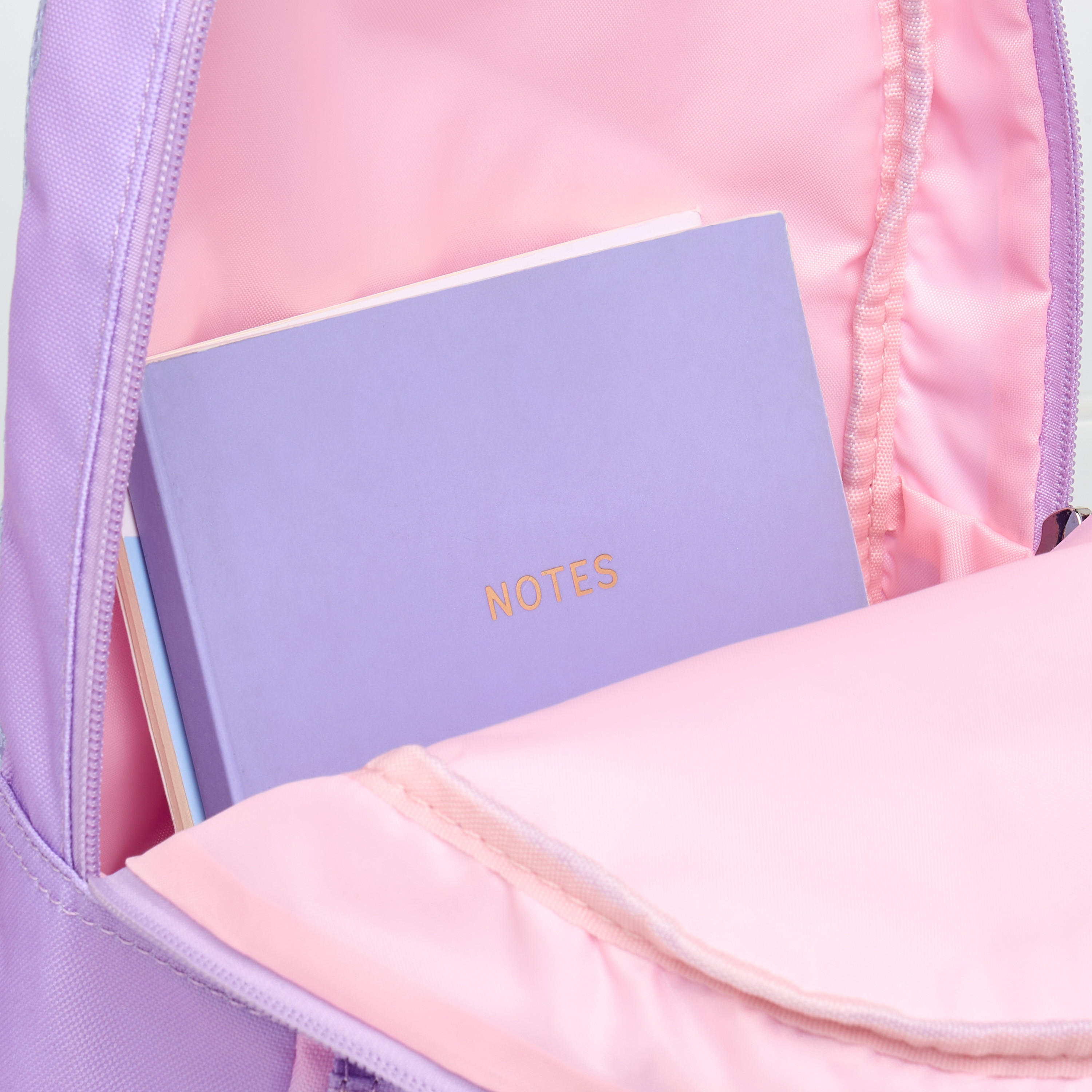 شنطة ظهر للمدرسة بأحزمة كتف قابلة للتعديل وطبعات من باربي - 33x25x10 سم-school-bagsandbackpacks-backpacks-image-8