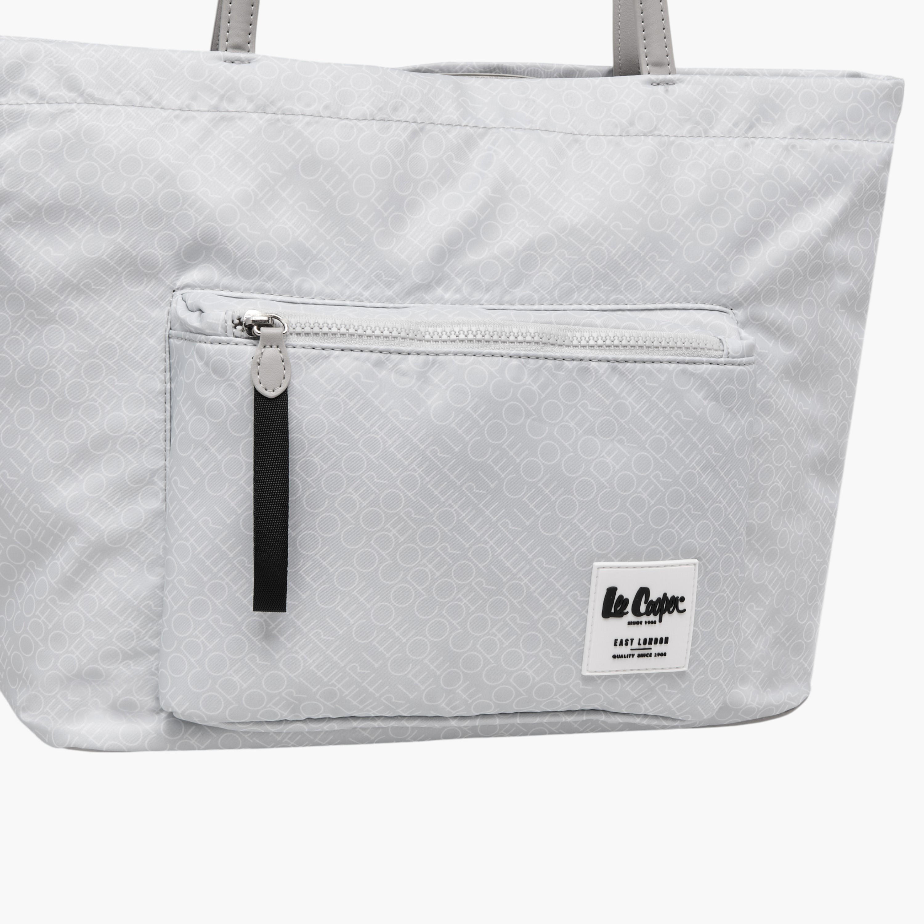 شنطة توتي بمقابض مزدوجة وسحاب إغلاق وطبعات مونوجرام من لي كوبر-women-bagsandwallets-handbags-image-4