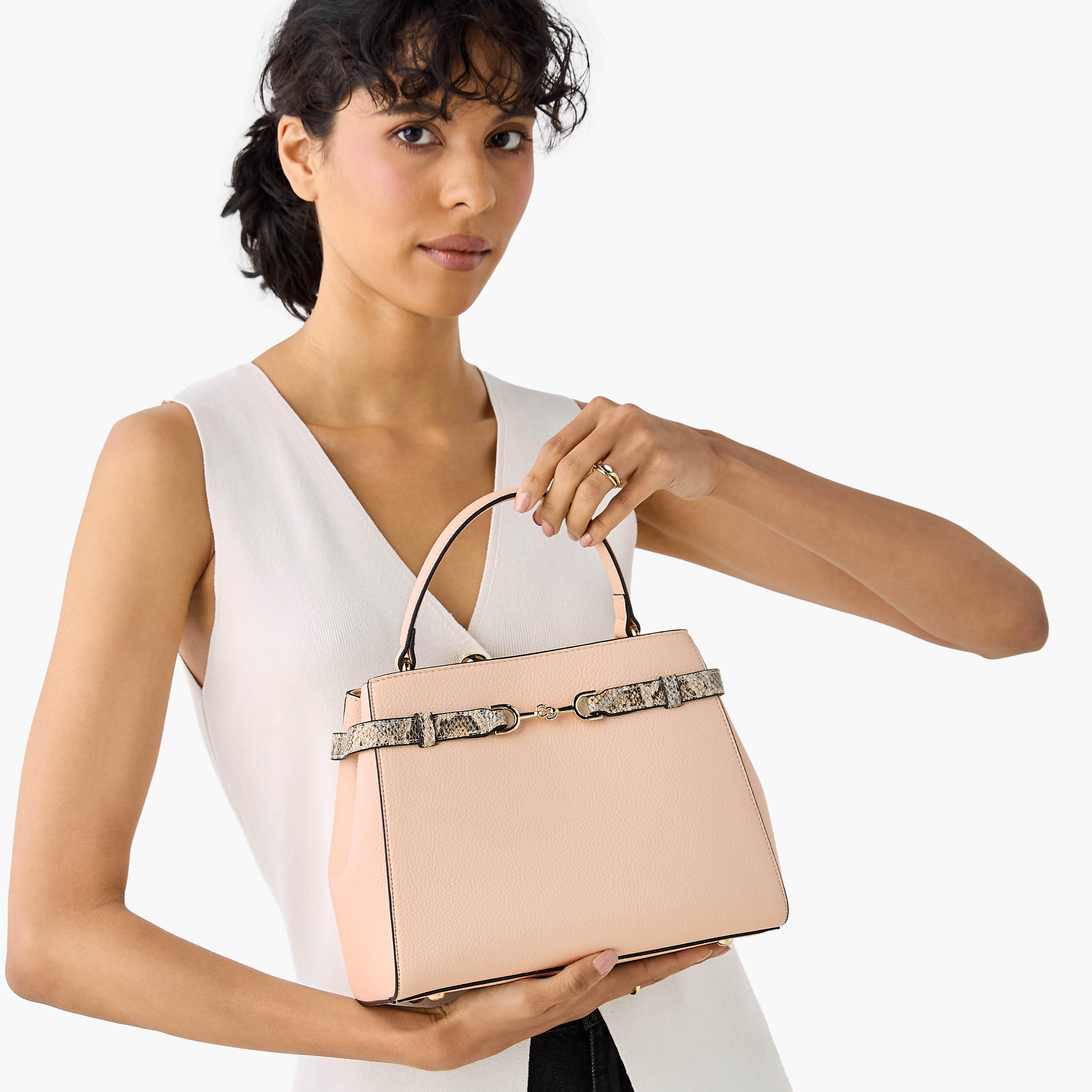 شنطة كروس بودي بحمالة قابلة للفصل وتزيينات حزام من سيليست-women-bagsandwallets-handbags-image-3