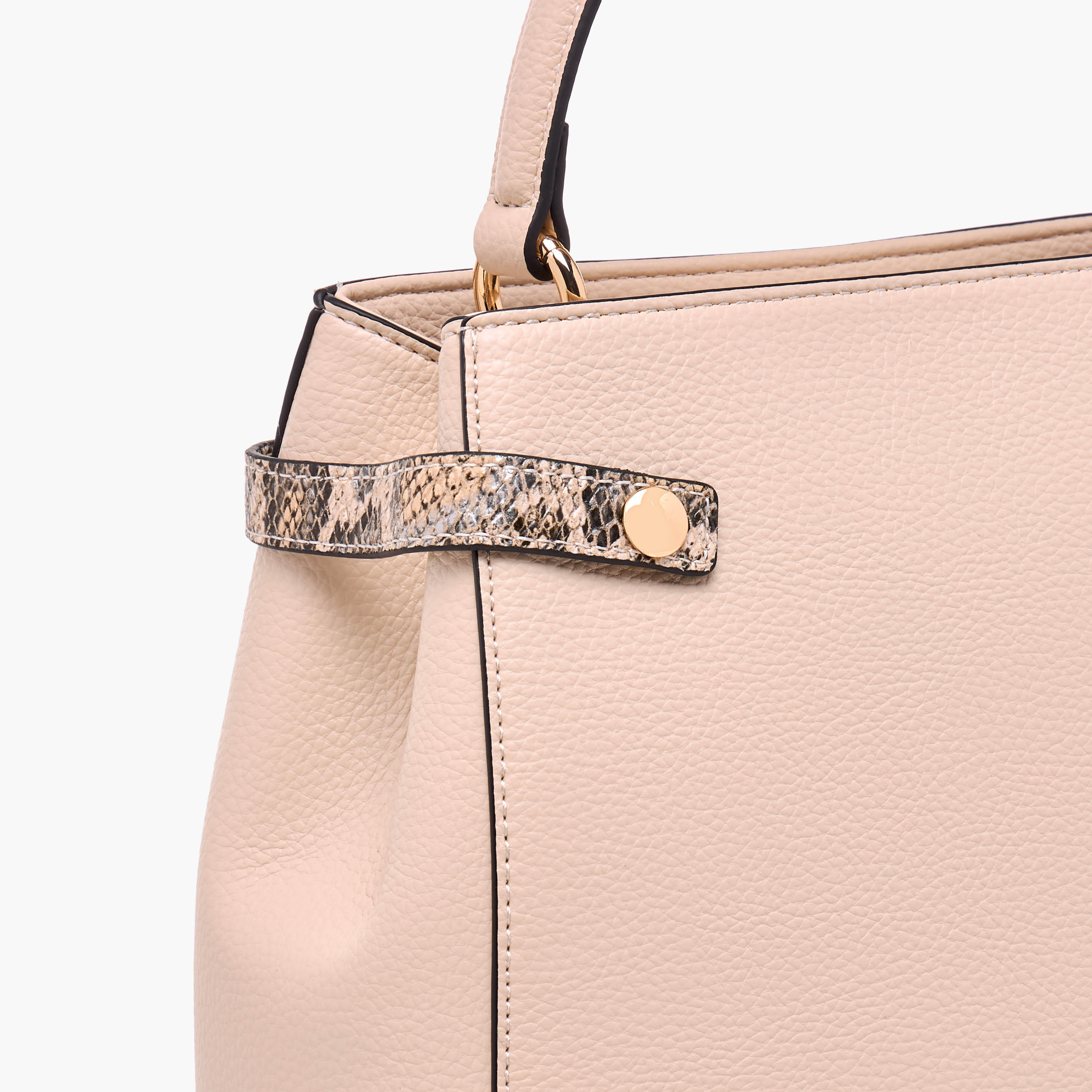 شنطة كروس بودي بحمالة قابلة للفصل وتزيينات حزام من سيليست-women-bagsandwallets-handbags-image-7