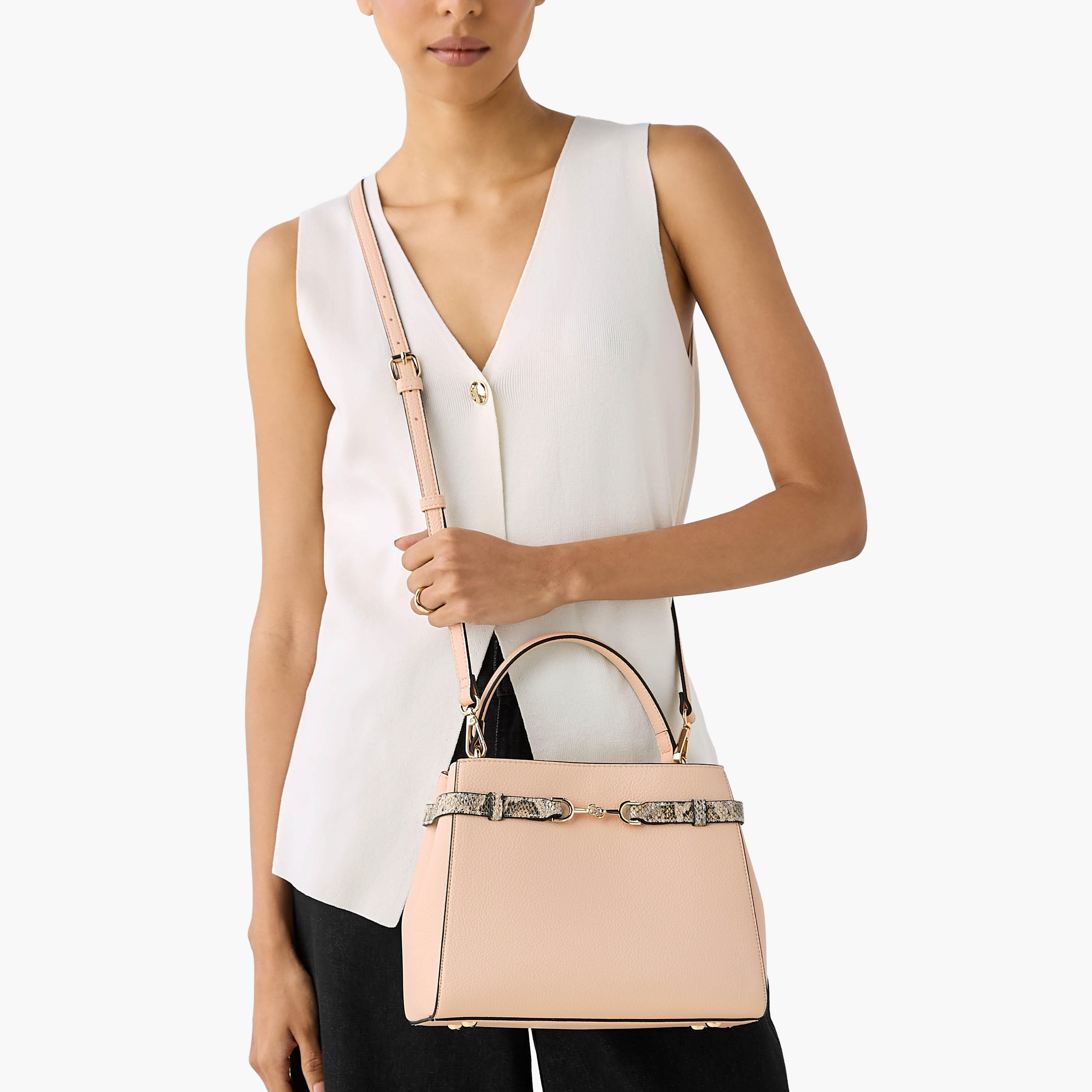 شنطة كروس بودي بحمالة قابلة للفصل وتزيينات حزام من سيليست-women-bagsandwallets-handbags-image-9