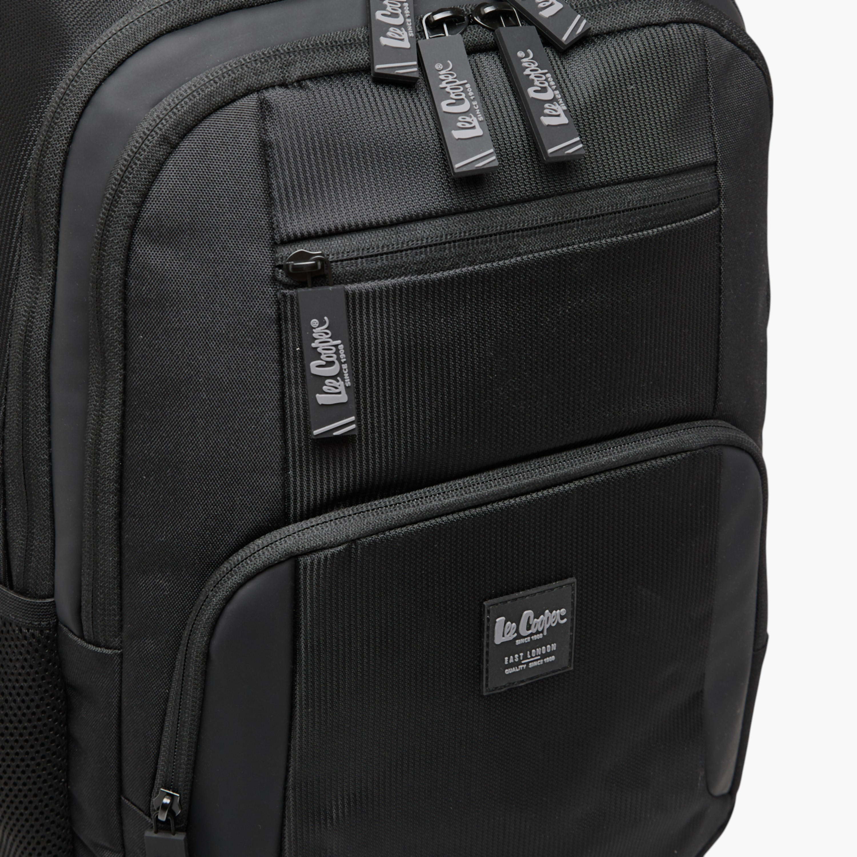 شنطة ظهر بارزة الملمس بأحزمة كتف قابلة للتعديل من لي كوبر - 17x31x44 سم-men-bags-image-5