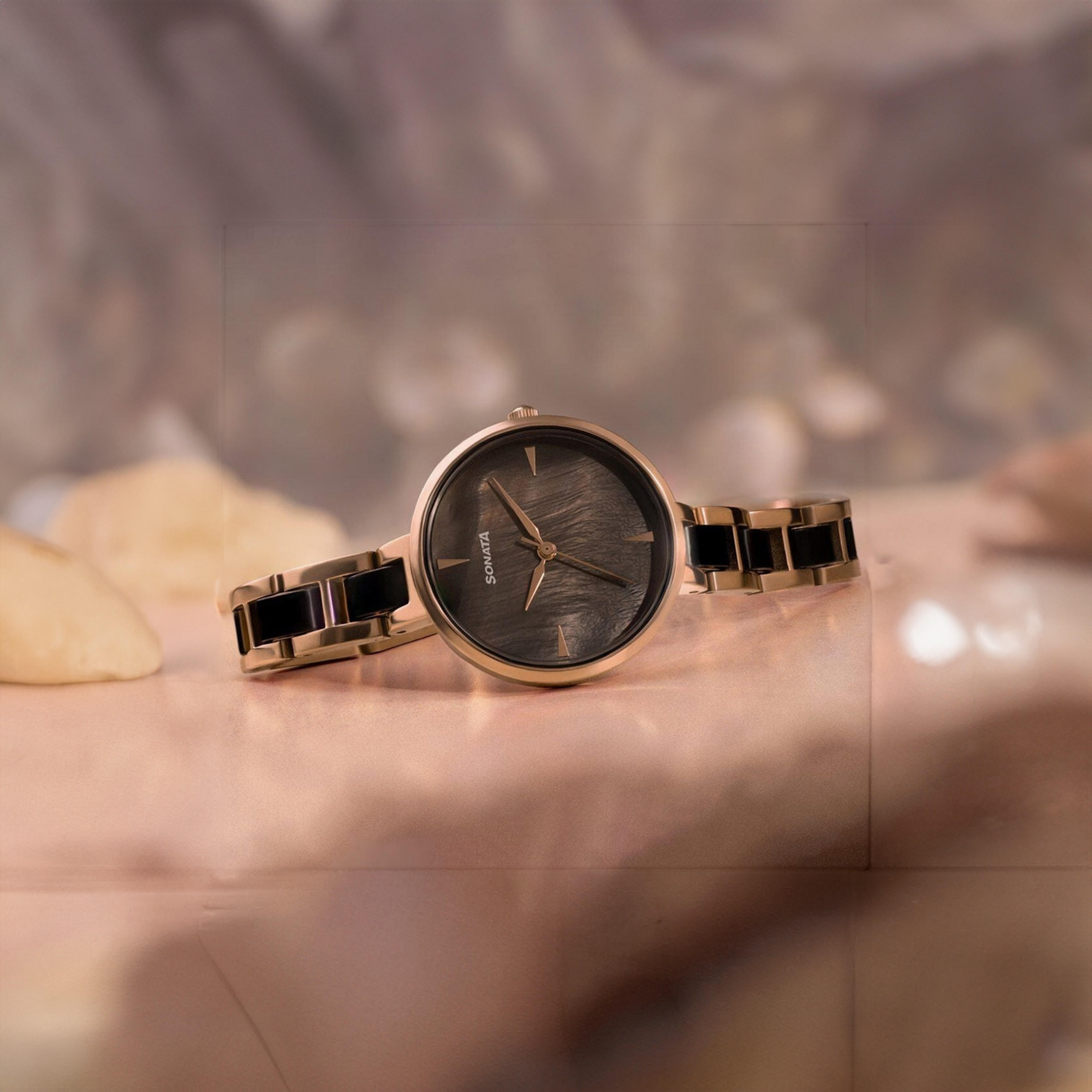 ساعة نسائية أنالوج ستانلس ستيل باللونين الذهبي والأسود مقاس 30 مم من سوناتا | 87064KD01-women-watchesandjewellery-watches-image-4
