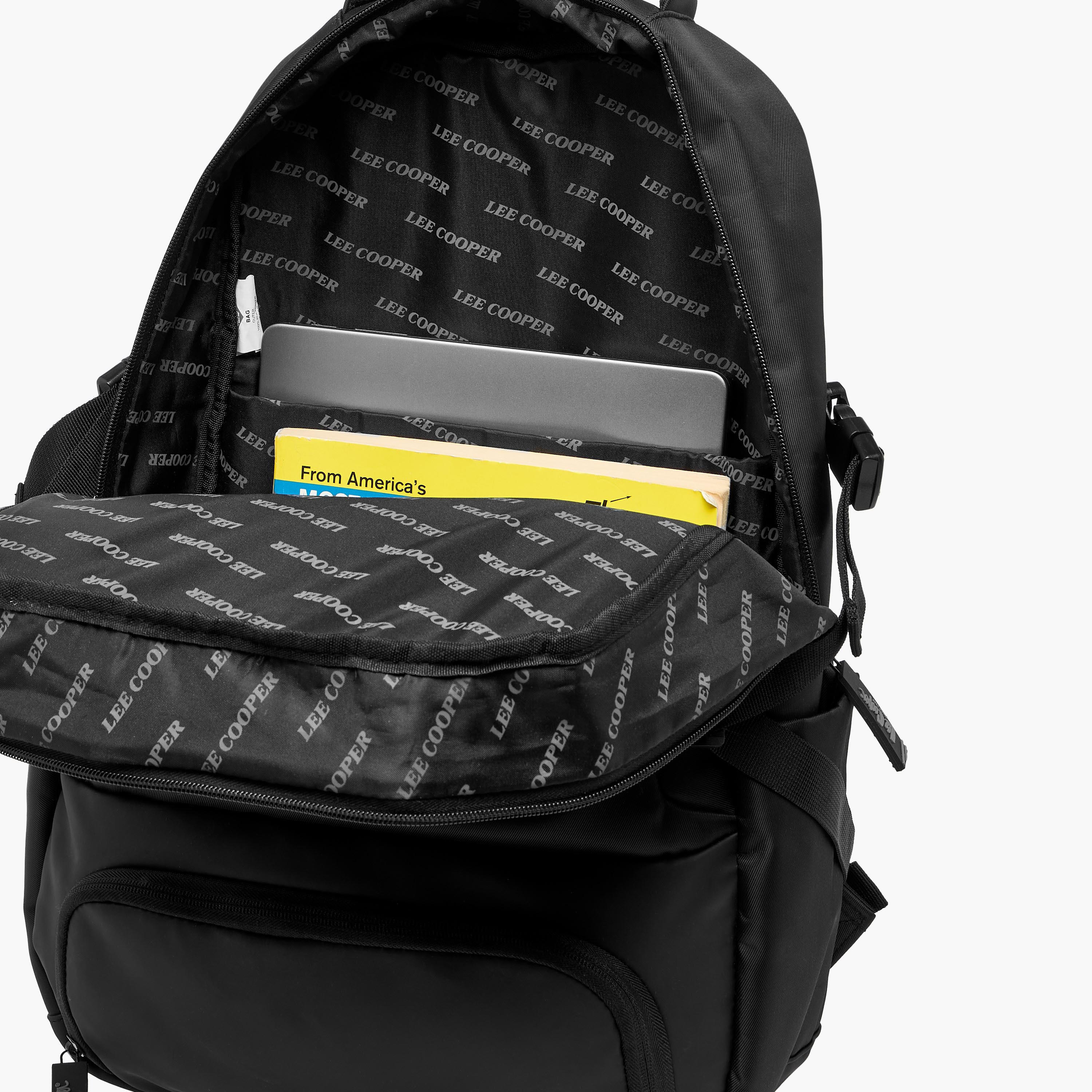 شنطة ظهر بألواح وسحاب إغلاق بسحاب وحمّالات قابلة للتعديل من لي كوبر - 47x32x15 سم-men-bags-image-9