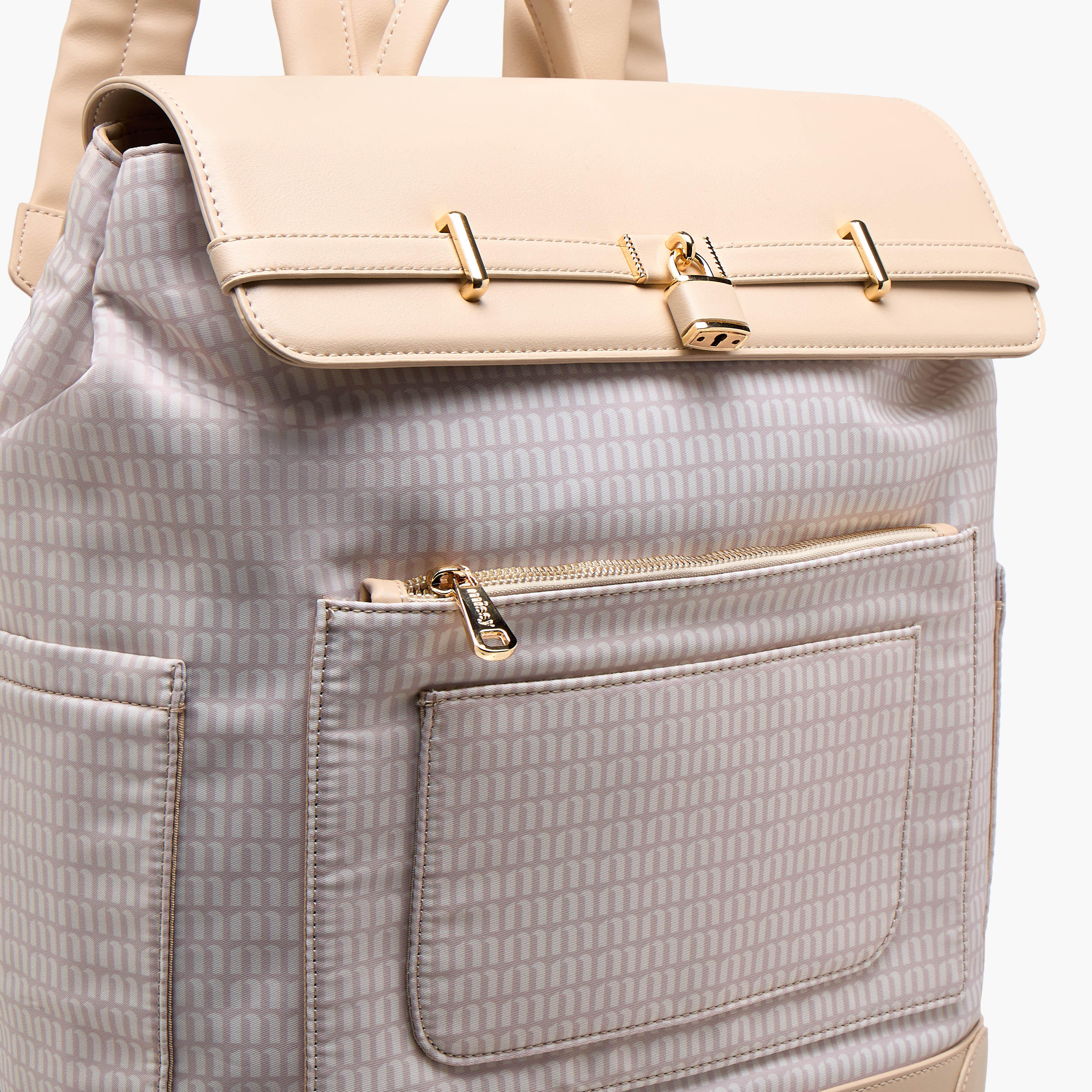 شنطة ظهر بأحزمة كتف قابلة للتعديل وطبعات مونوجرام من ميسي - 33x14x38 سم-women-bagsandwallets-backpacks-image-6