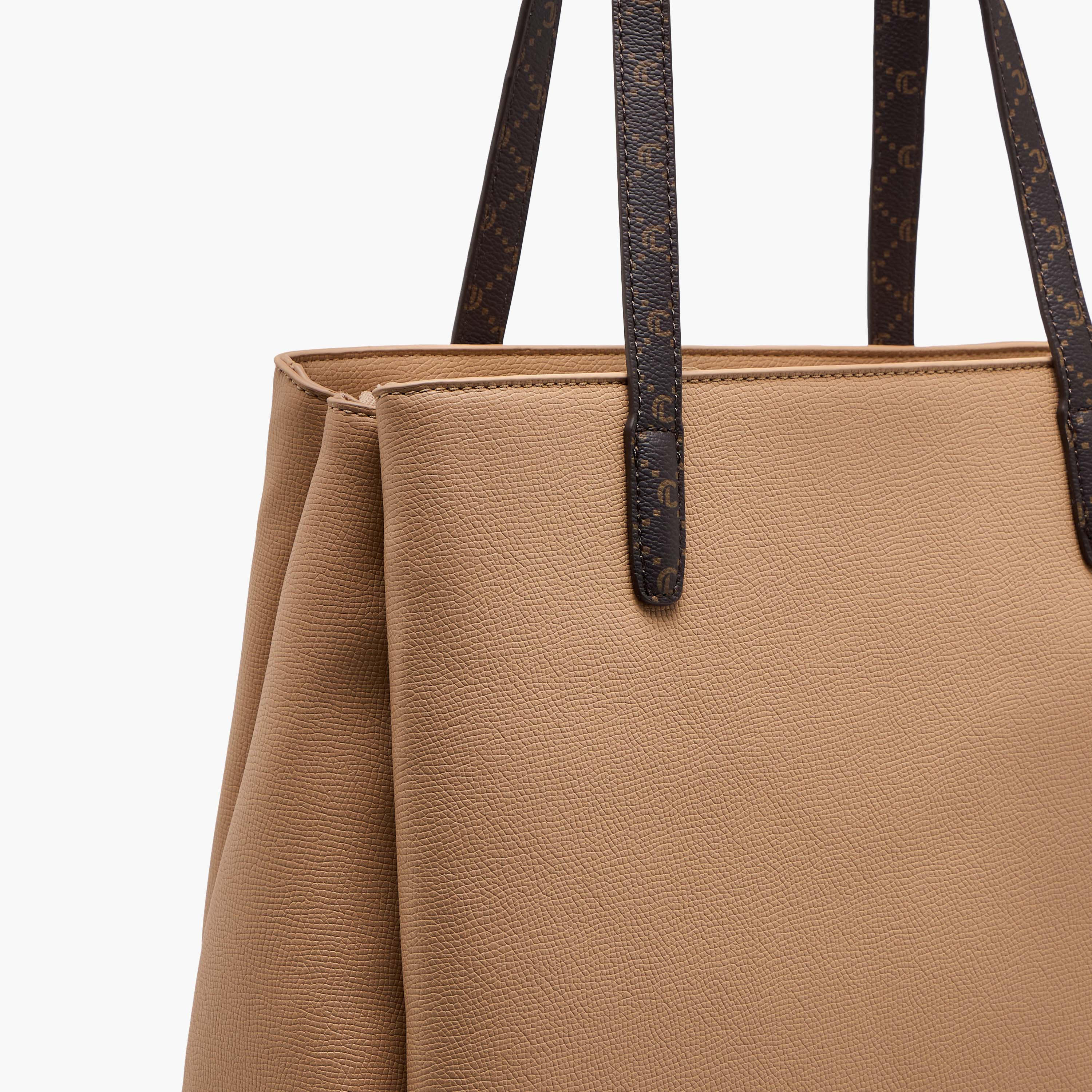 شنطة توتي بملمس مونوجرام بارز وإغلاق بسحاب مع محفظة من لو كونفورت-women-bagsandwallets-handbags-image-7