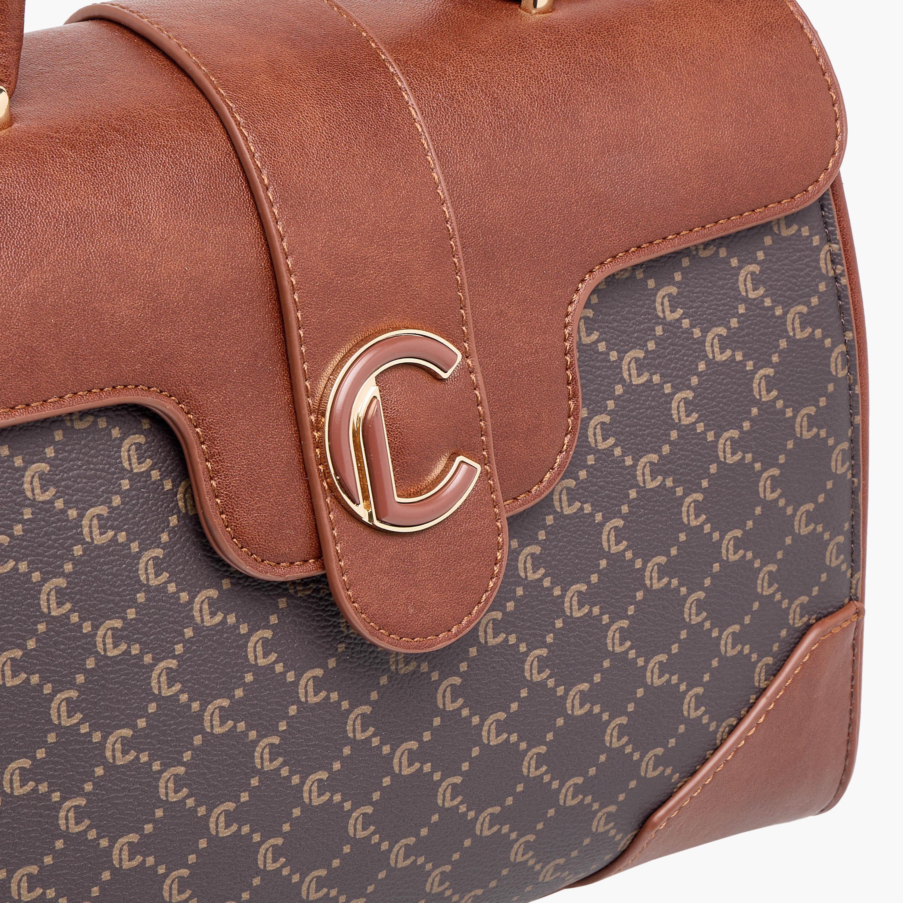 شنطة ساتشيل بطبعات مونوجرام ومقبض علوي وزر إغلاق من لو كونفرت-women-bagsandwallets-handbags-image-5