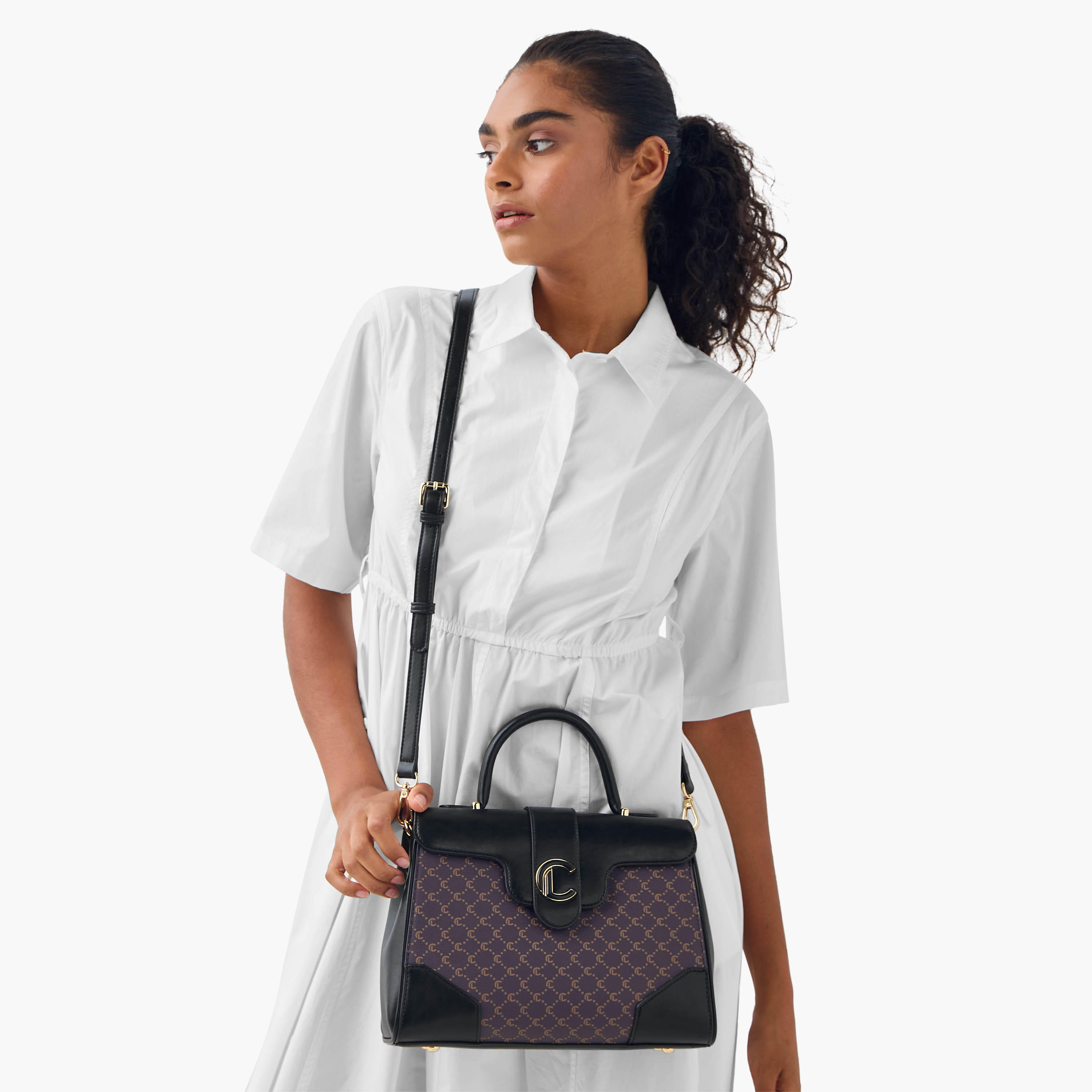 شنطة ساتشيل بطبعات مونوجرام ومقبض علوي وزر إغلاق من لو كونفرت-women-bagsandwallets-handbags-image-3