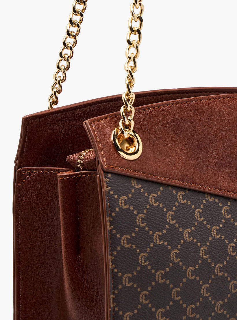 شنطة كتف بطبعات مونوجرام وحزام سلسلة وسحاب إغلاق من لو كونفورت-women-bagsandwallets-handbags-image-7