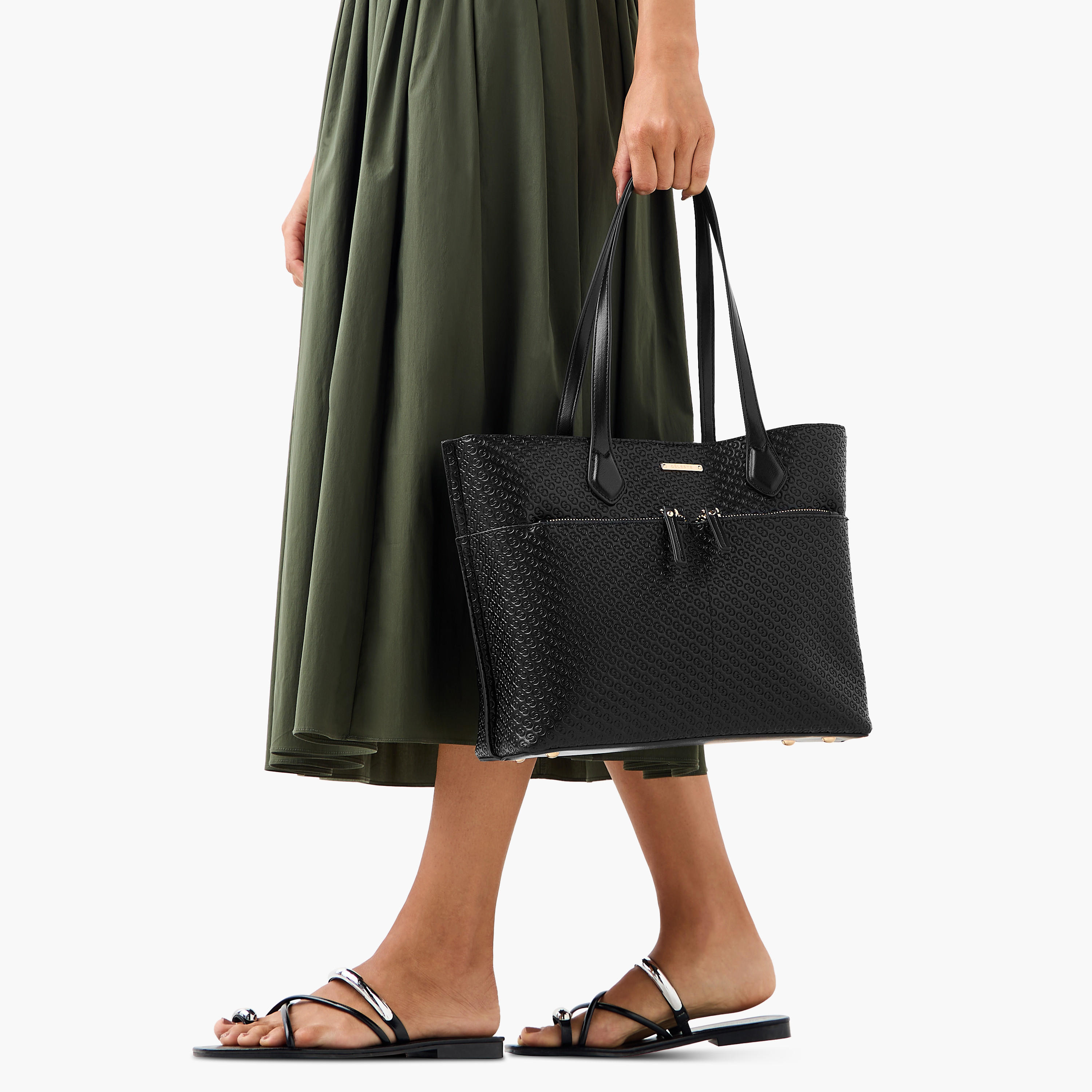 شنطة توتي بسحاب إغلاق ونقوش مونوجرام من سيليست-women-bagsandwallets-handbags-image-2