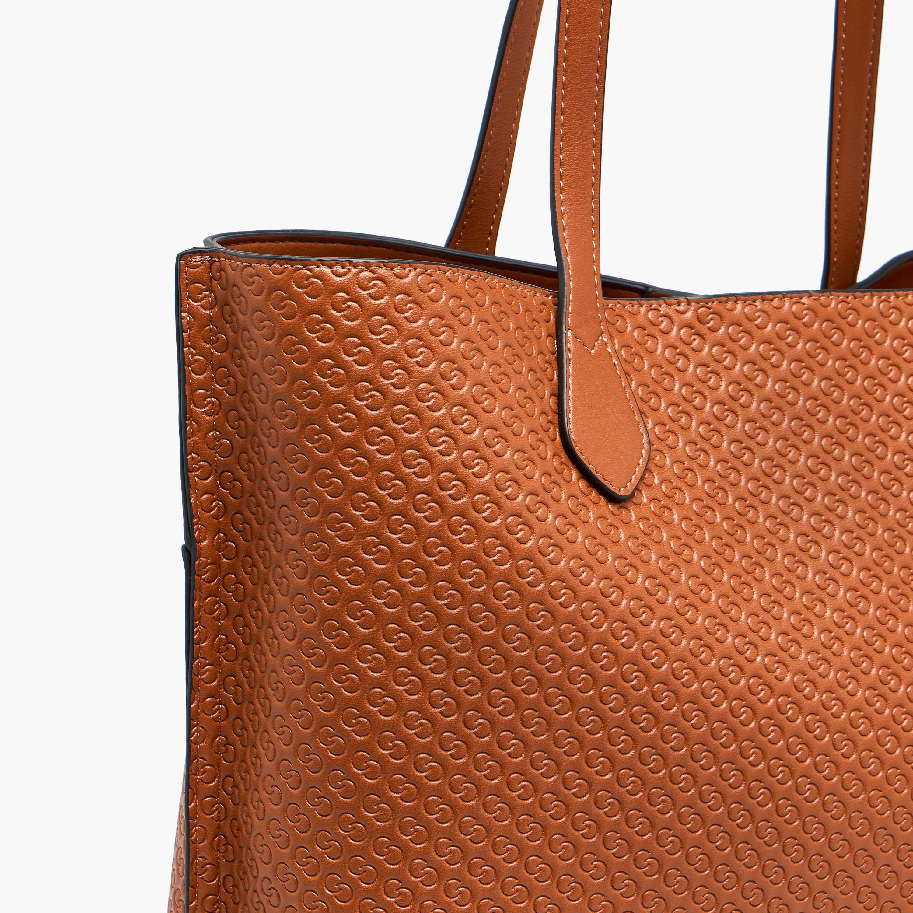 شنطة توتي بسحاب إغلاق ونقوش مونوجرام من سيليست-women-bagsandwallets-handbags-image-3