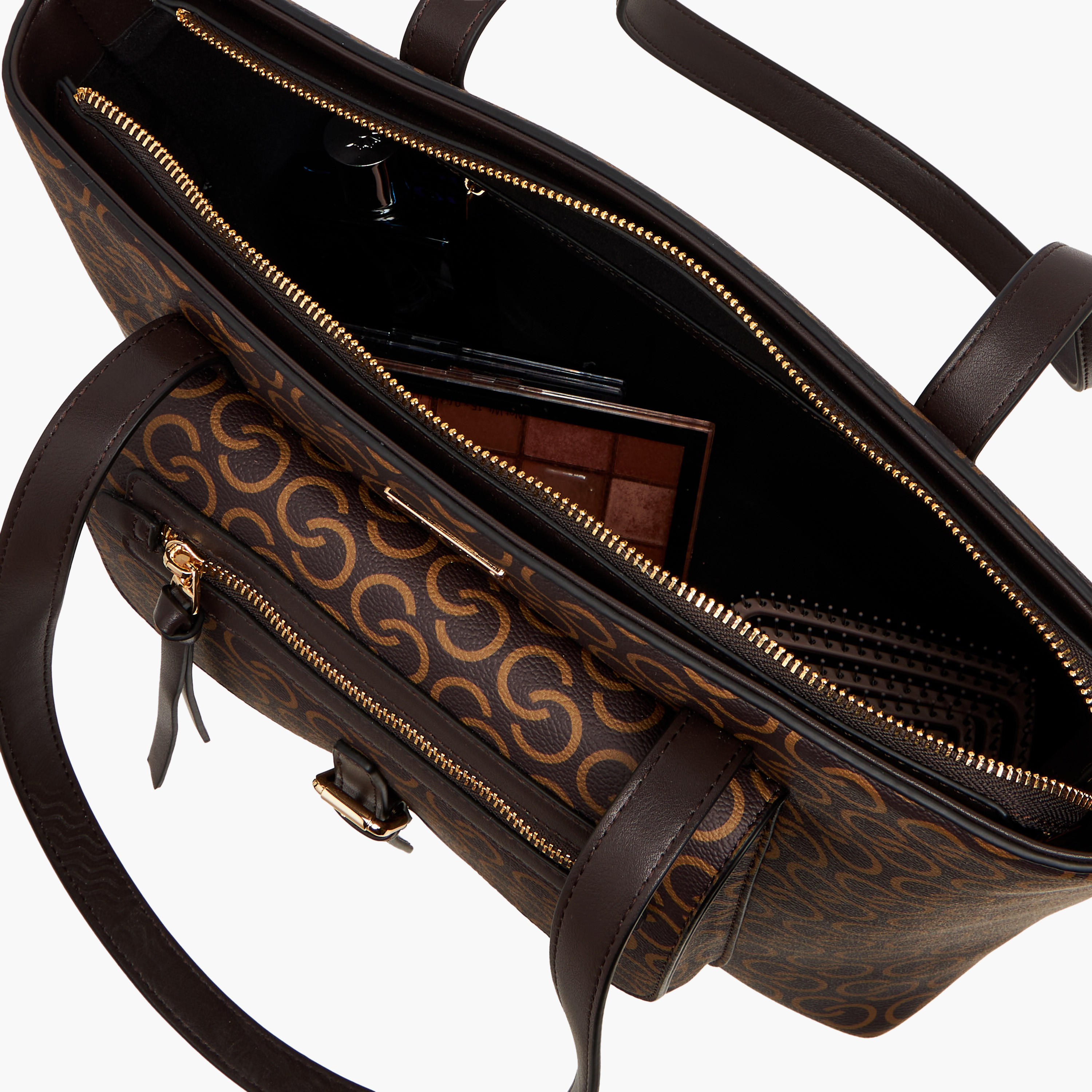 شنطة توتي بسحاب إغلاق وطبعات مونوجرام من سيليست-women-bagsandwallets-handbags-image-8