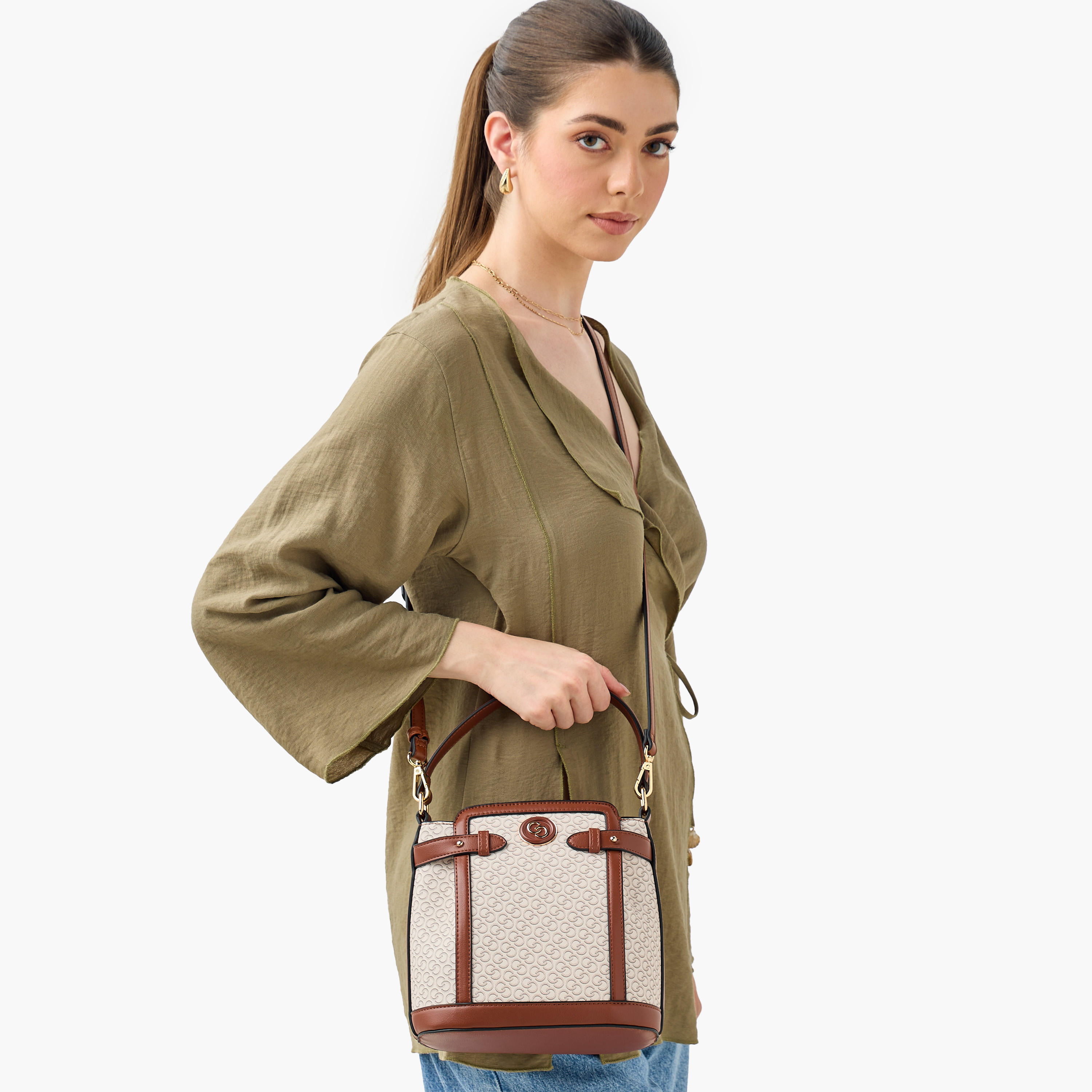 شنطة كتف بحزام قابل للفصل وسحاب إغلاق وطبعات مونوجرام من سيليست-women-bagsandwallets-handbags-image-2