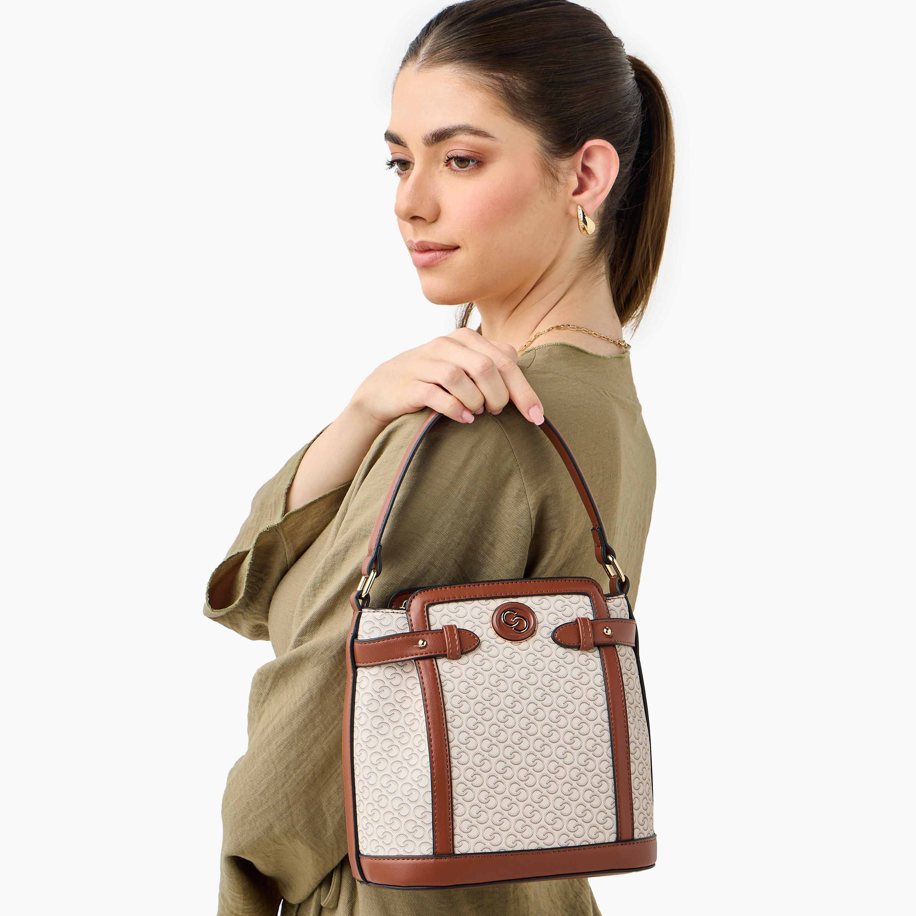 شنطة كتف بحزام قابل للفصل وسحاب إغلاق وطبعات مونوجرام من سيليست-women-bagsandwallets-handbags-image-8