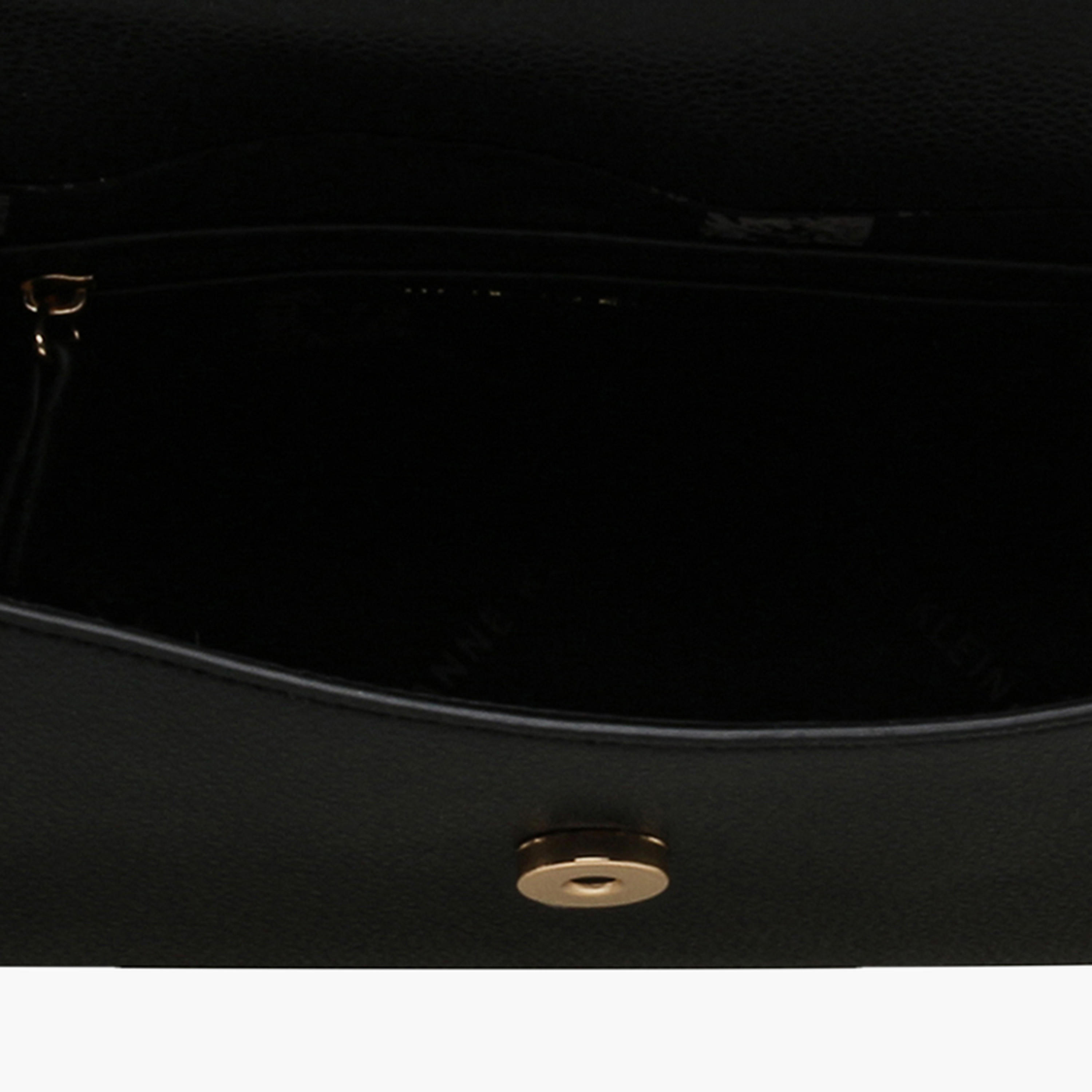 شنطة كروس بودي بحزام قابل للتعديل وطية إغلاق وزينة إبزيم من آن كلاين-women-bagsandwallets-handbags-image-3