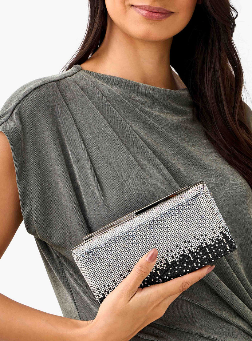 شنطة كلاتش مزينة بحزام سلسلة قابل للفصل من ساشا-women-bagsandwallets-handbags-image-8